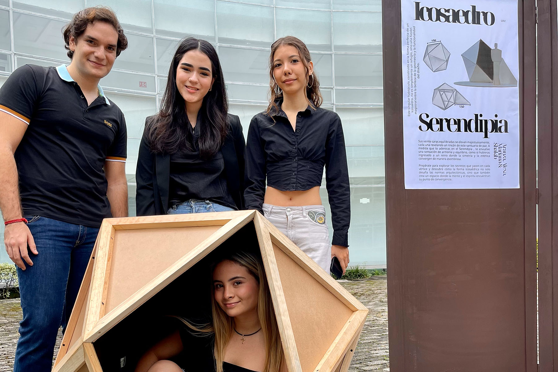 10 / 19 - Alumnos de Arquitectura llevan a cabo Exitosa Muestra de Productos Académicos