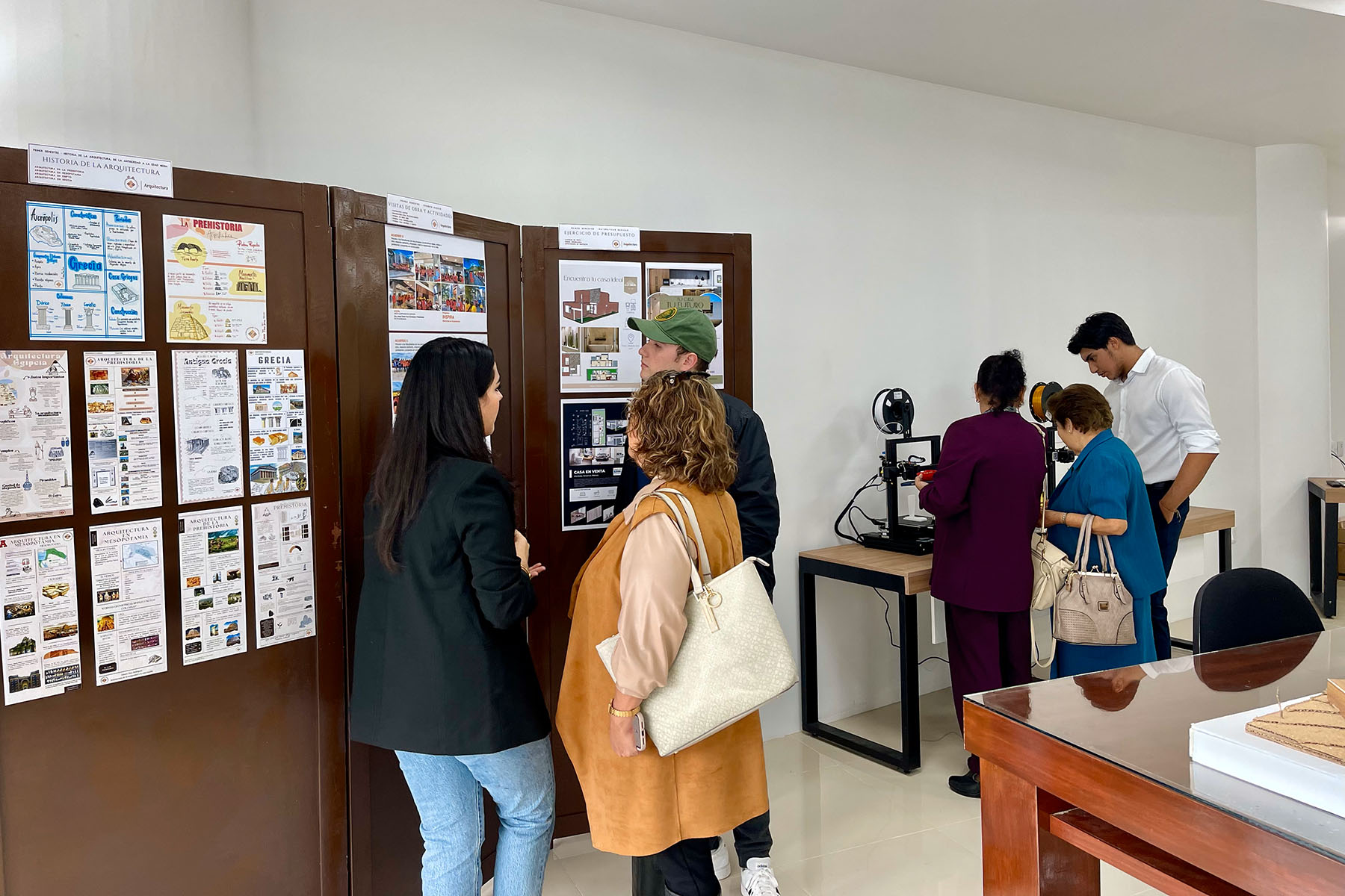 18 / 19 - Alumnos de Arquitectura llevan a cabo Exitosa Muestra de Productos Académicos