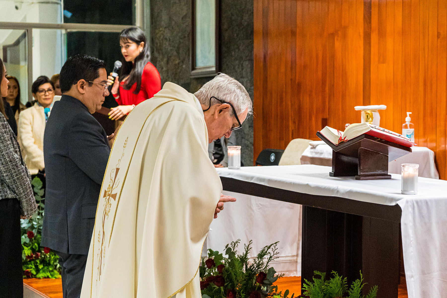 2 / 25 - Reencuentro de Líderes en el Brindis Navideño para Egresados