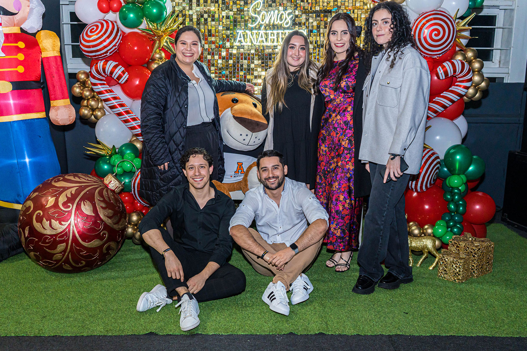 16 / 25 - Reencuentro de Líderes en el Brindis Navideño para Egresados