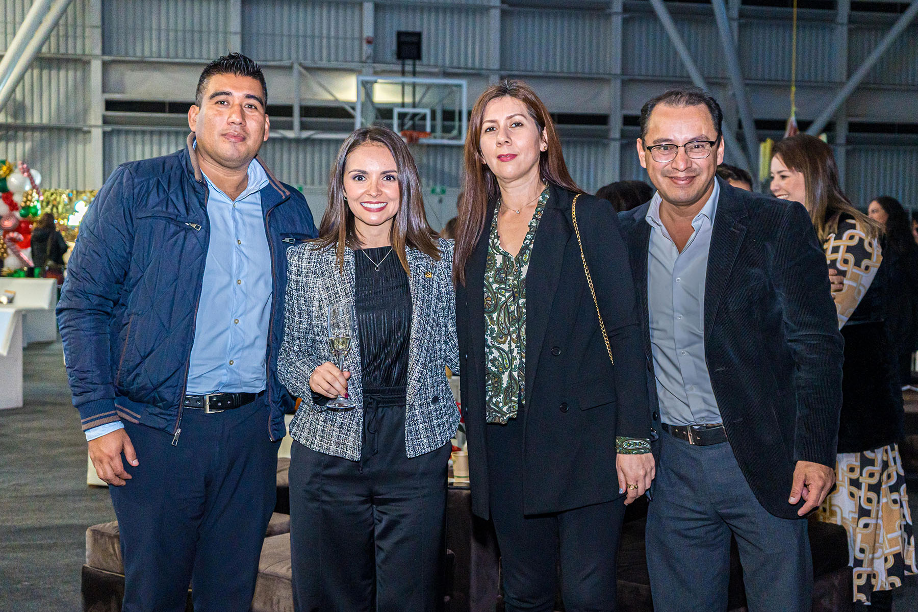 18 / 25 - Reencuentro de Líderes en el Brindis Navideño para Egresados