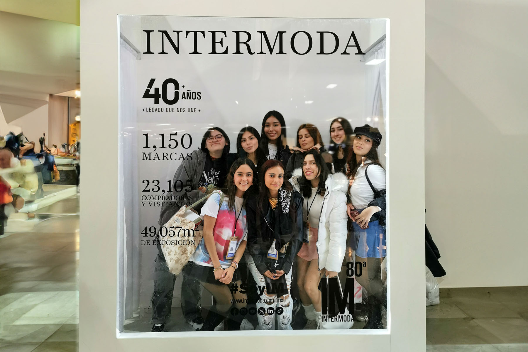 4 / 5 - Estudiantes de Diseño de Moda Asisten a la 80.a Edición de Intermoda en Guadalajara