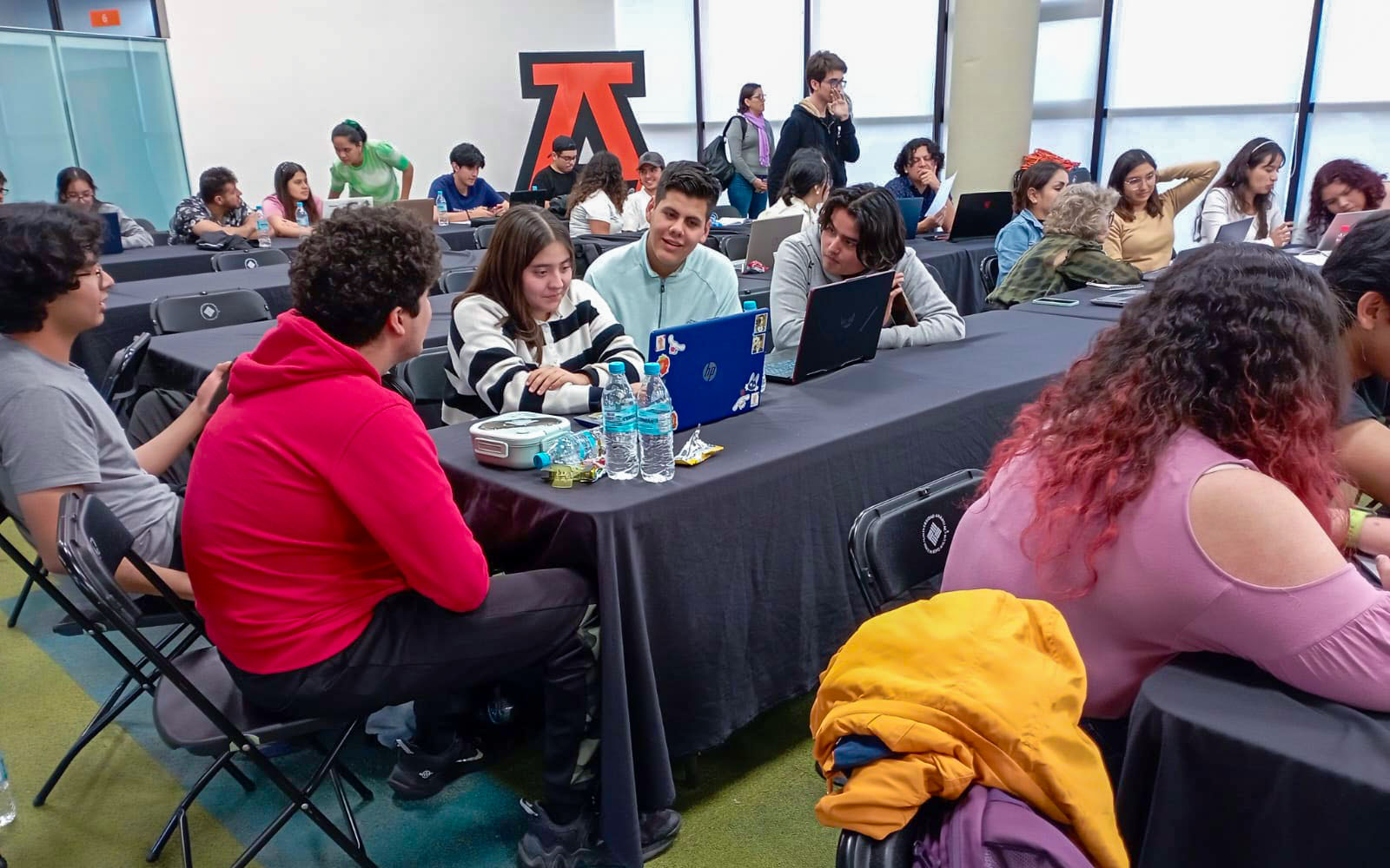 2 / 2 - 1.er Curso de Dirección de Carteles de Investigación para la Comunidad Académica