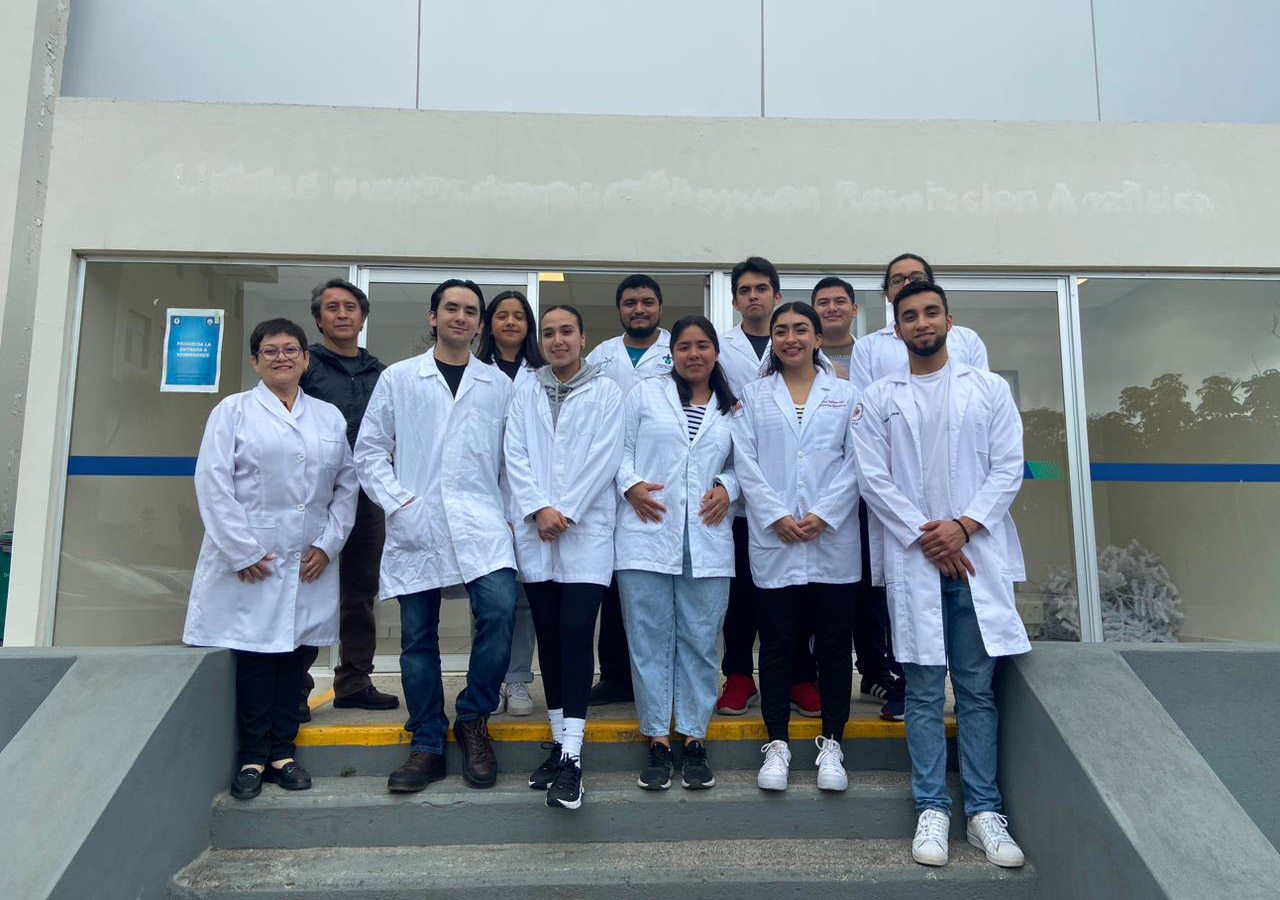 1 / 5 - Alumnos de Ingeniería Visitan el Instituto de Química Aplicada de la Universidad Veracruzana