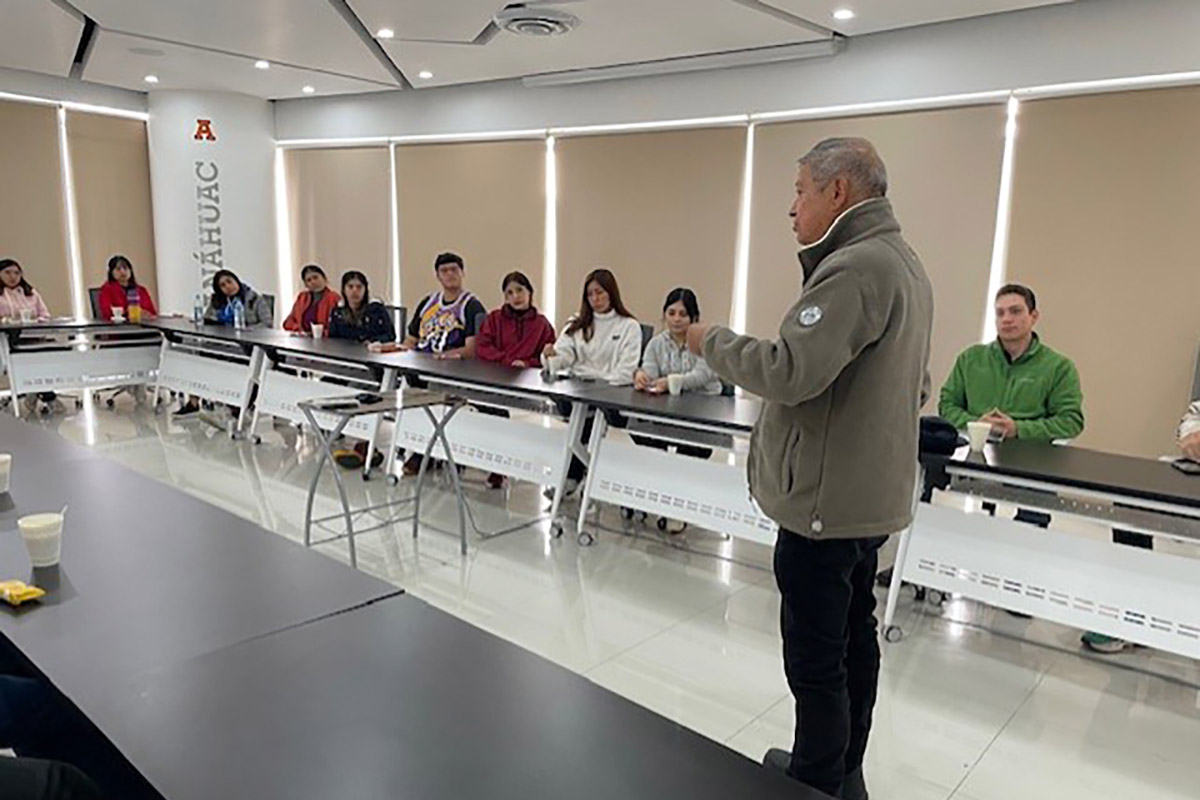 1 / 5 - Inspiradoras Charlas del Consejo Consultivo Académico para Estudiantes de Veterinaria