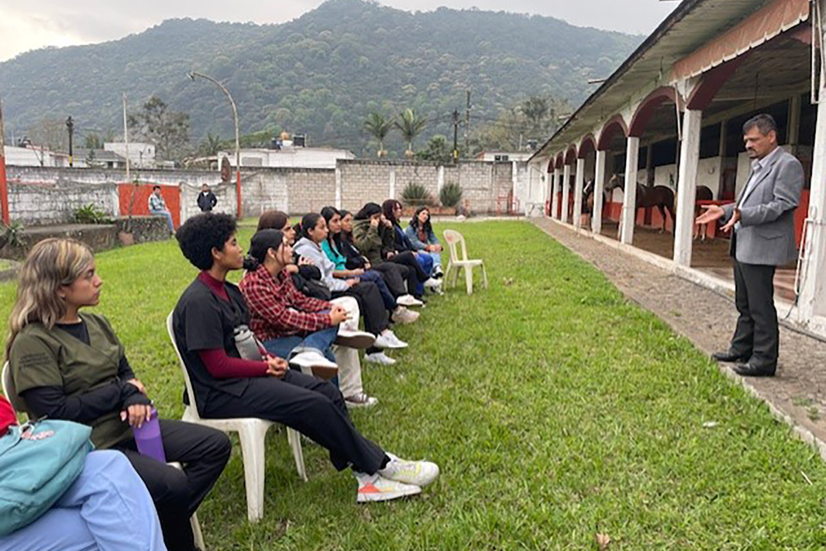 3 / 5 - Inspiradoras Charlas del Consejo Consultivo Académico para Estudiantes de Veterinaria