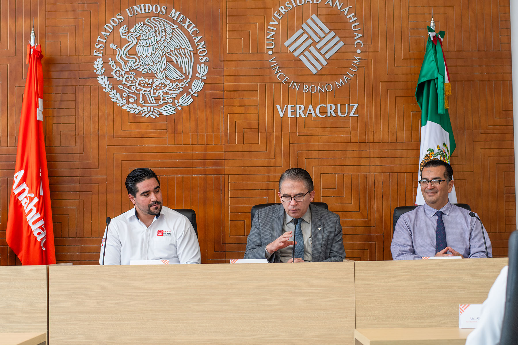 7 / 18 - Firma de Convenio de Colaboración con AEL Electrical