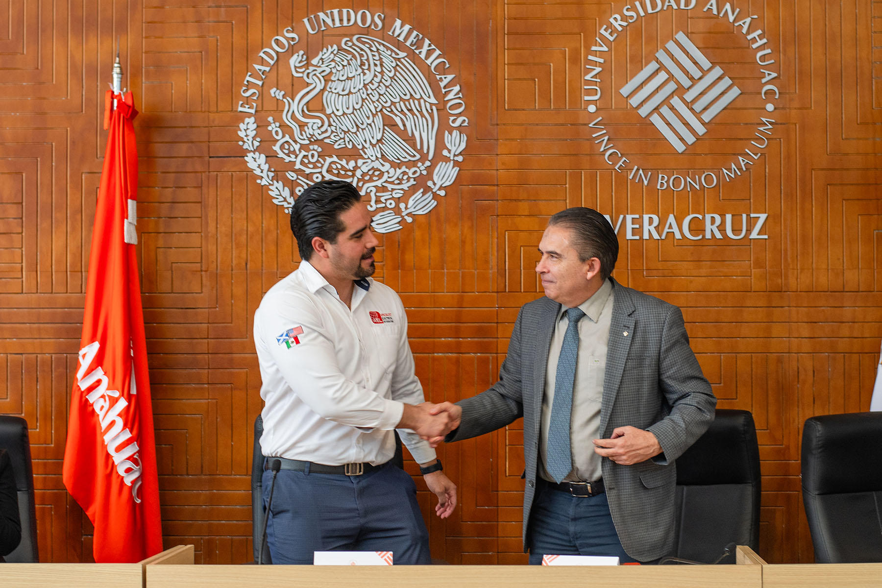 12 / 18 - Firma de Convenio de Colaboración con AEL Electrical