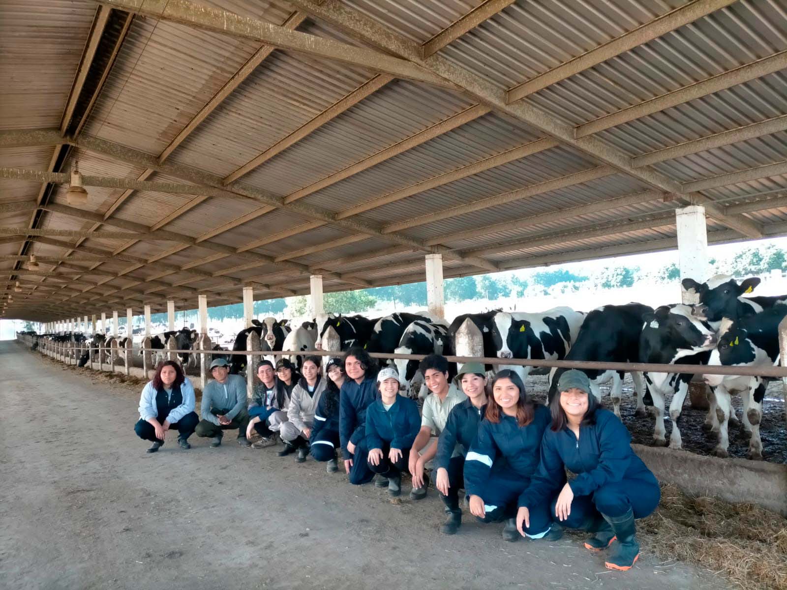 1 / 6 - Visita a Rancho Ganadero Especializado en Producción de Leche