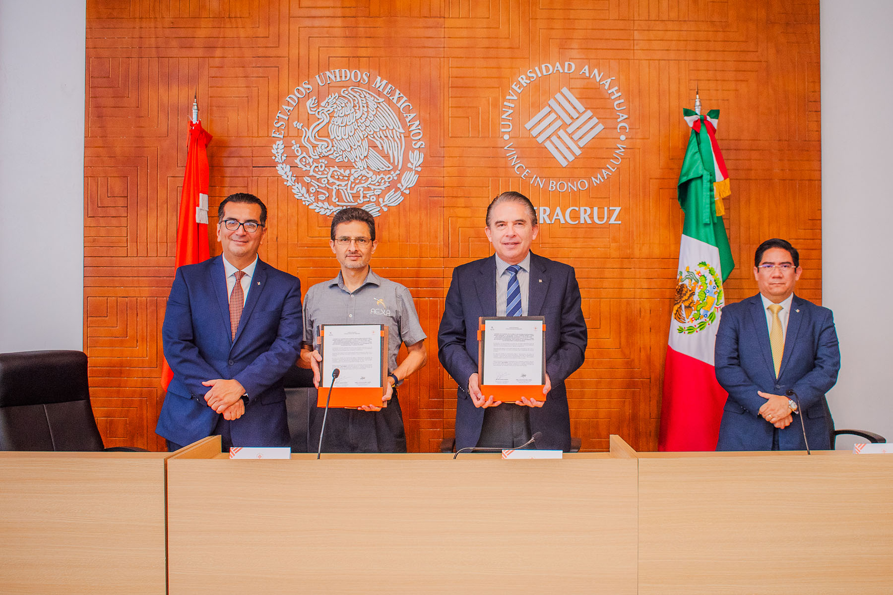 15 / 22 - Firma de Convenio de Colaboración con AEXA