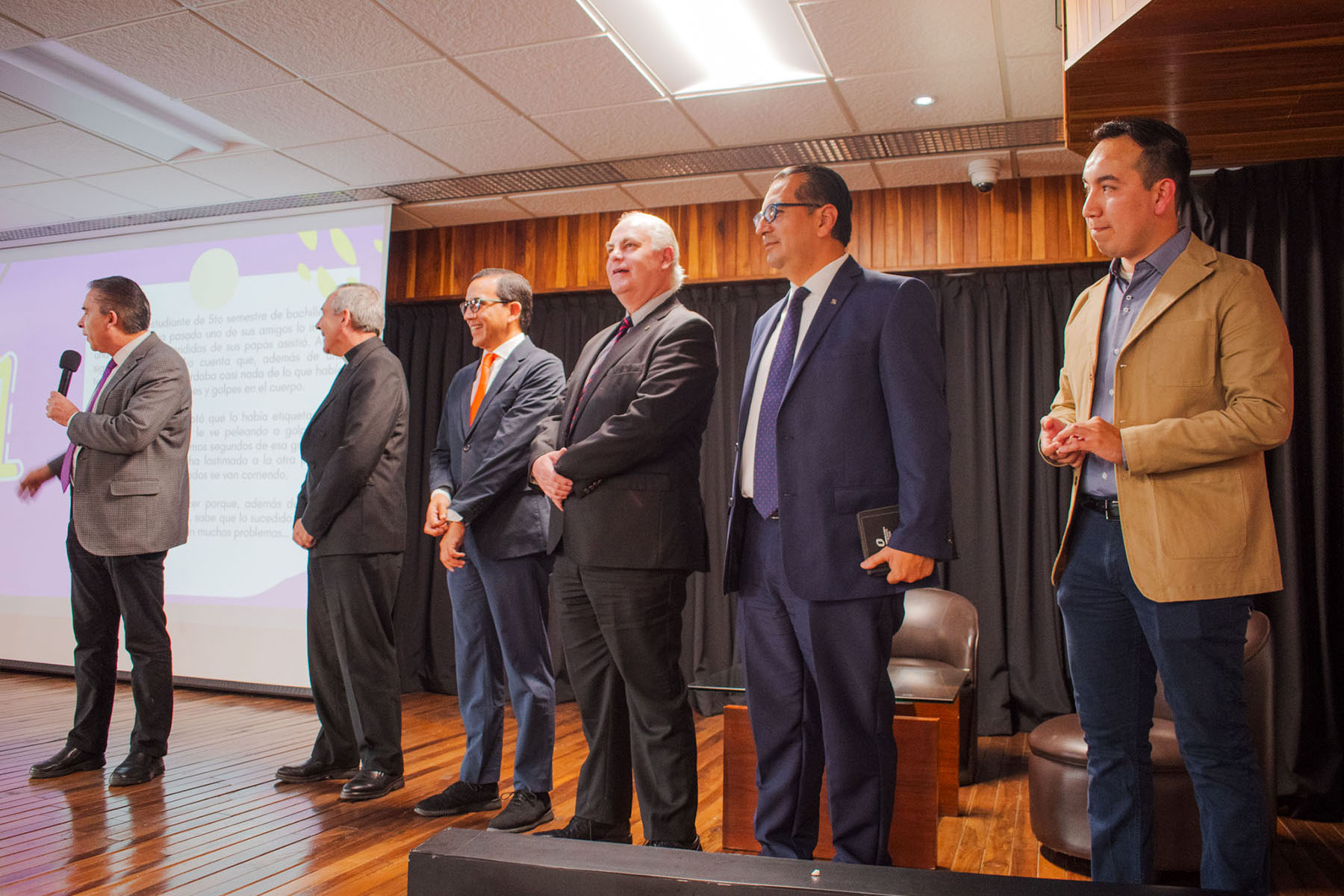 4 / 40 - Visita de Miembros de la Red Internacional de Universidades del Regnum Christi