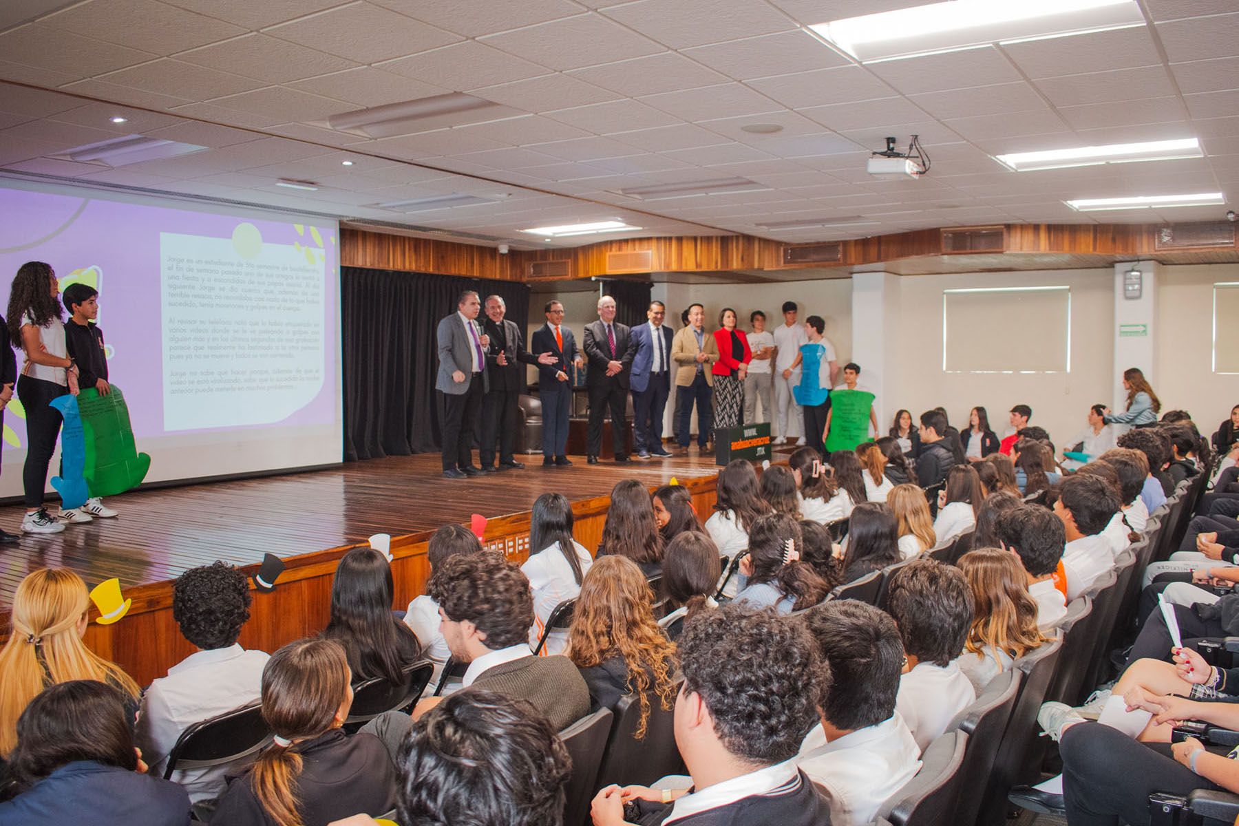 7 / 40 - Visita de Miembros de la Red Internacional de Universidades del Regnum Christi