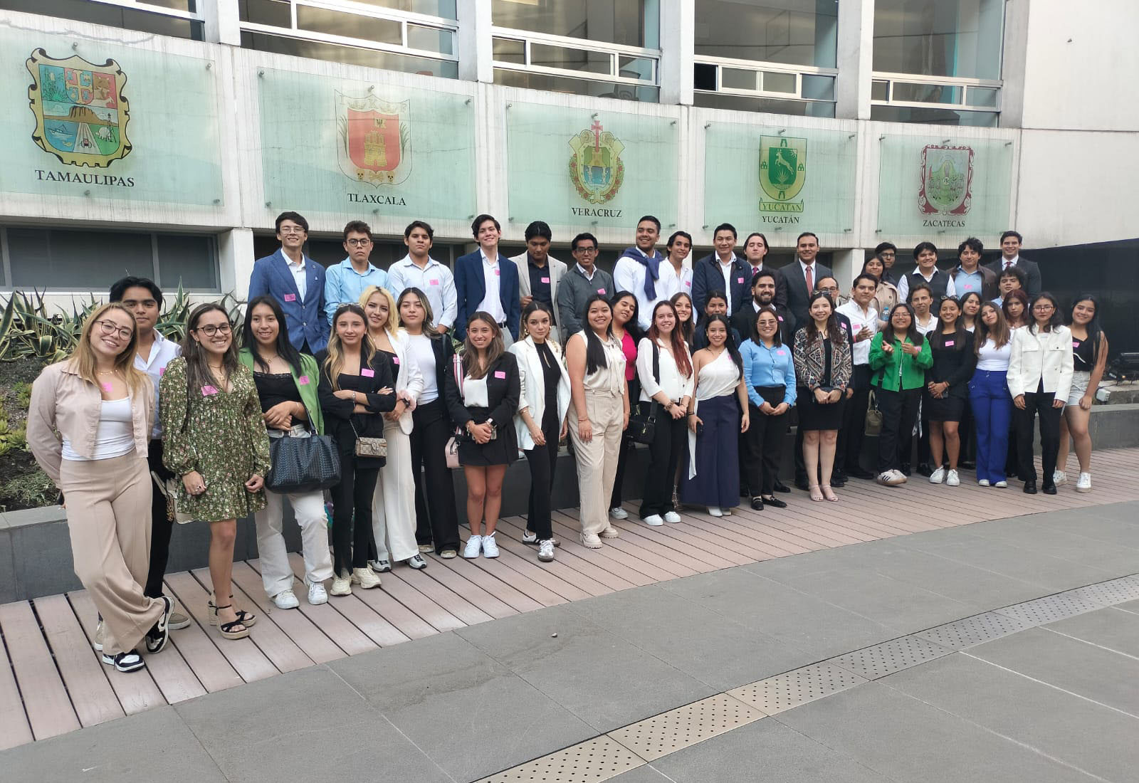 3 / 5 - Alumnos de la Escuela de Derecho Visitan el INAI y el Senado de la República