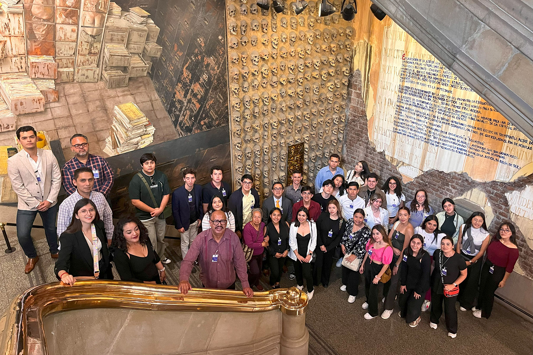 1 / 4 - Visita Académica a la Suprema Corte de Justicia por Alumnos de Derecho y Psicología