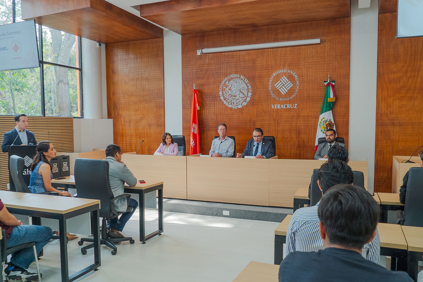 6 / 15 - Firma de Convenio de Colaboración con AKWEL