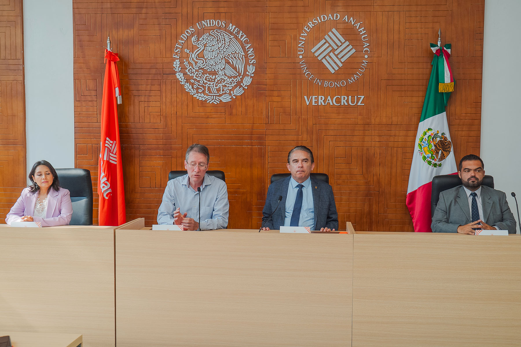 8 / 15 - Firma de Convenio de Colaboración con AKWEL