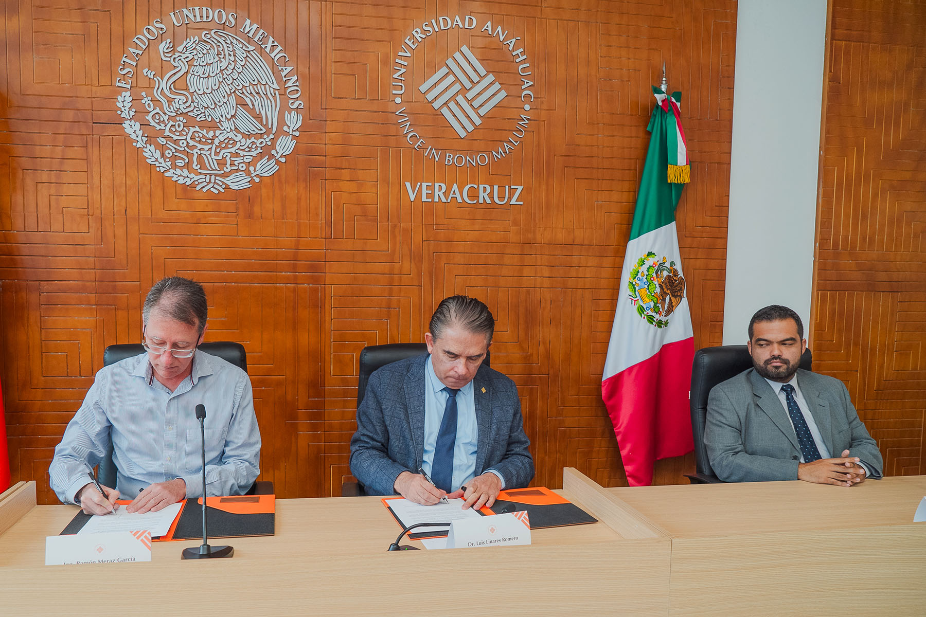 11 / 15 - Firma de Convenio de Colaboración con AKWEL