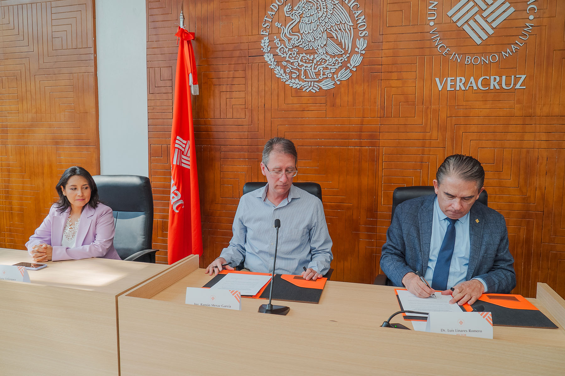 12 / 15 - Firma de Convenio de Colaboración con AKWEL