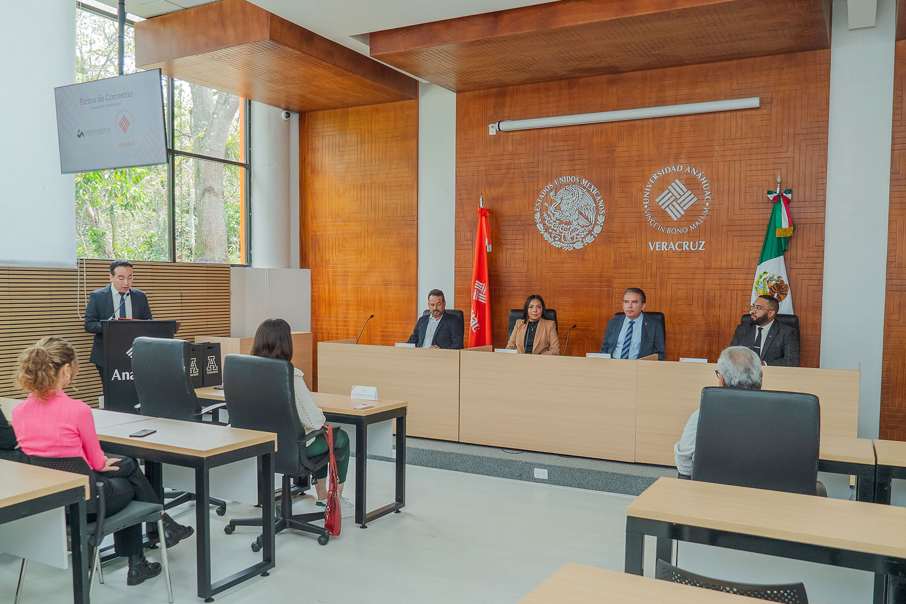 2 / 17 - Firma de Convenio de Colaboración con el Colegio de Arquitectos Córdoba y Orizaba