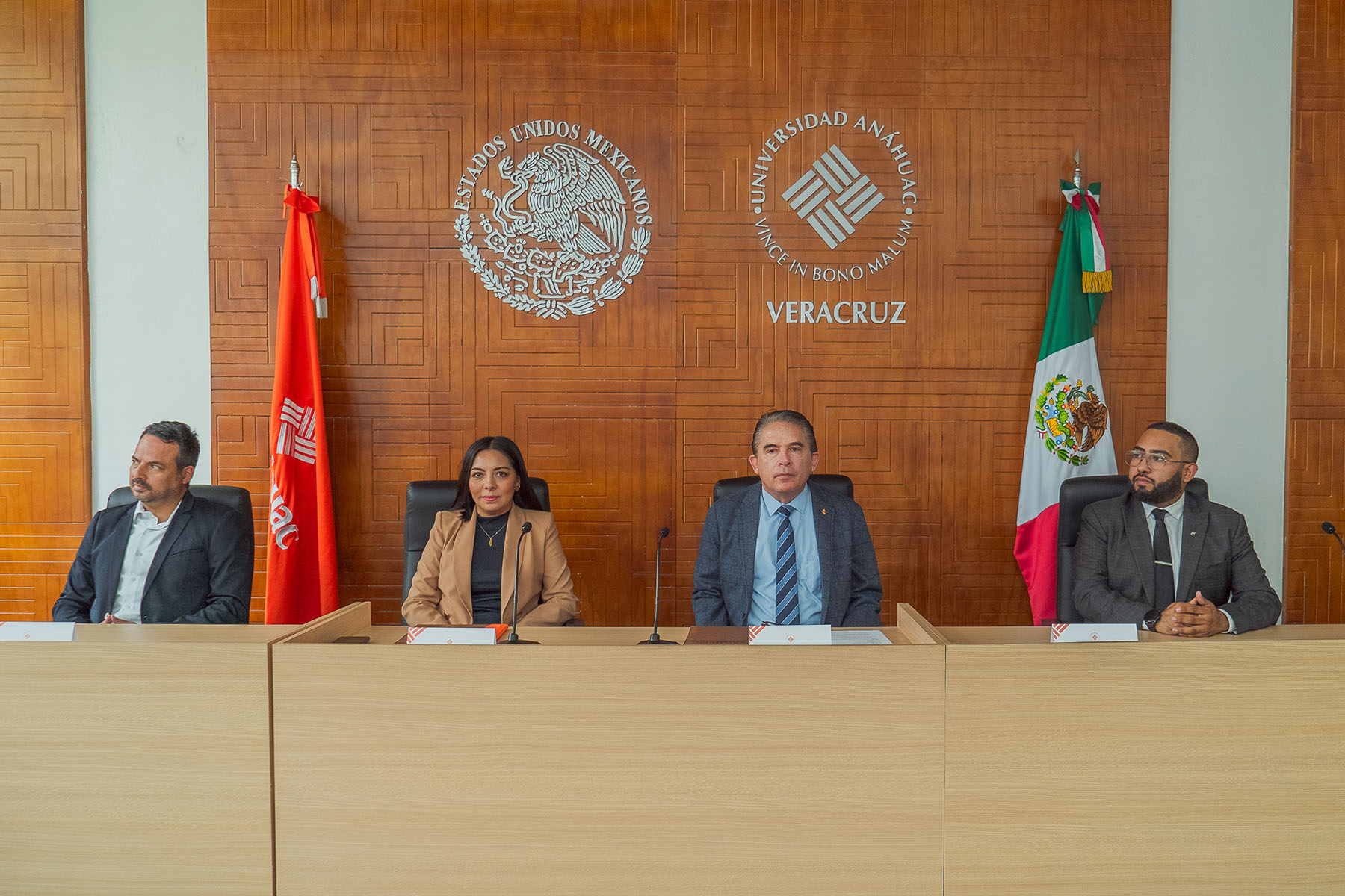 3 / 17 - Firma de Convenio de Colaboración con el Colegio de Arquitectos Córdoba y Orizaba