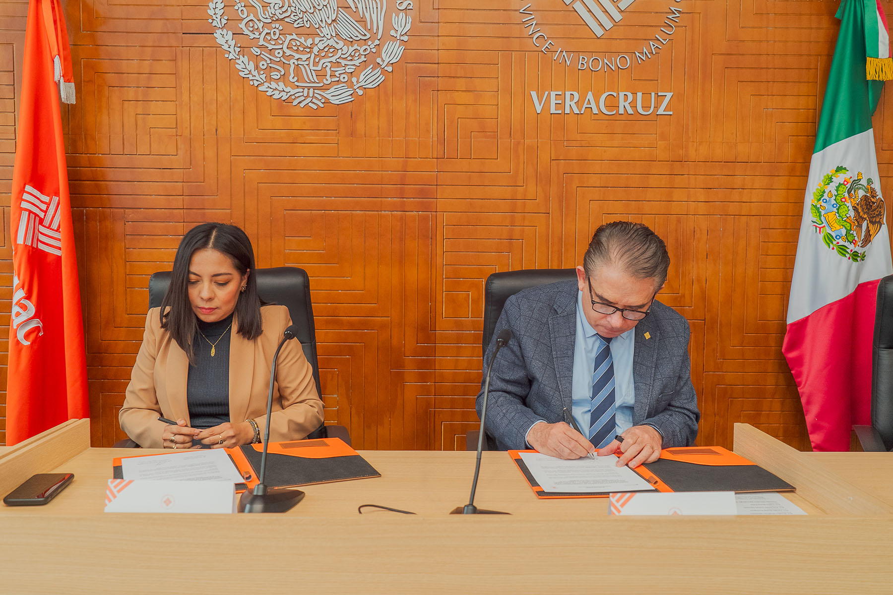 11 / 17 - Firma de Convenio de Colaboración con el Colegio de Arquitectos Córdoba y Orizaba