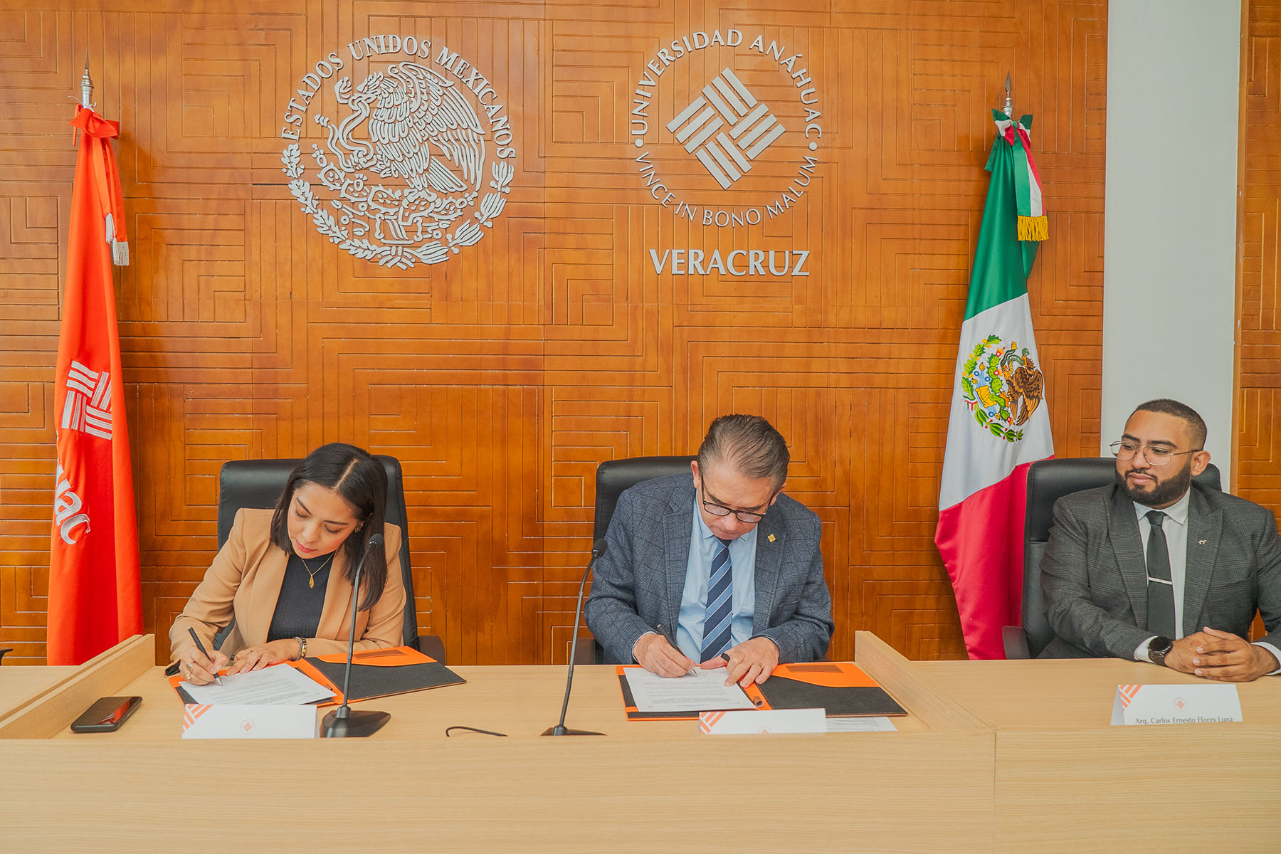 12 / 17 - Firma de Convenio de Colaboración con el Colegio de Arquitectos Córdoba y Orizaba