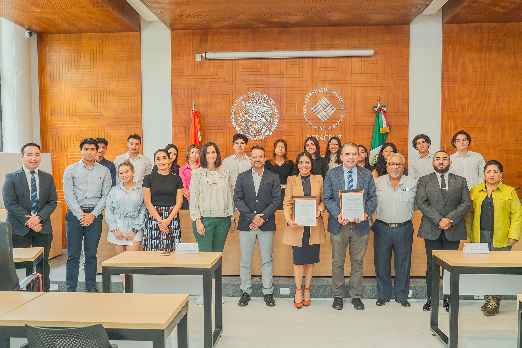 14 / 17 - Firma de Convenio de Colaboración con el Colegio de Arquitectos Córdoba y Orizaba