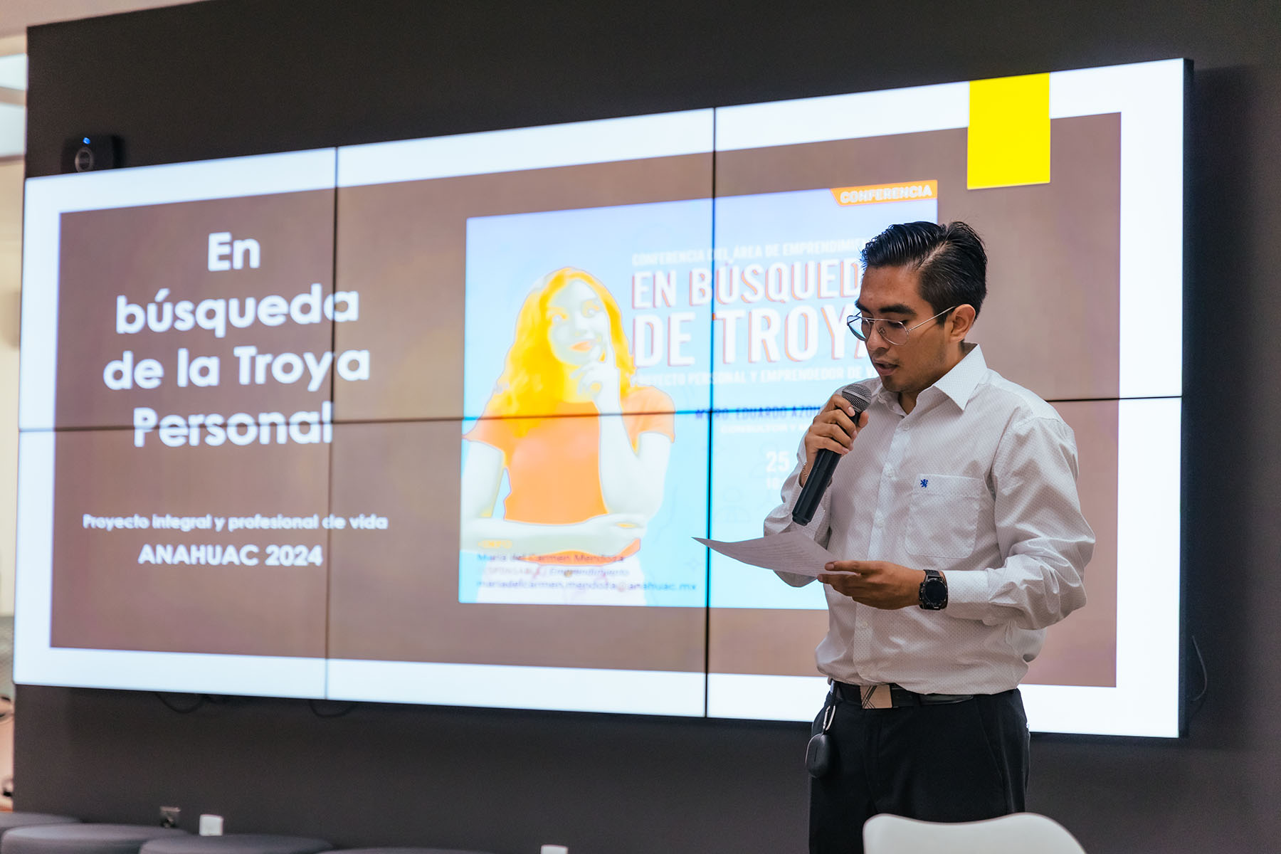 1 / 14 - En Búsqueda de Troya