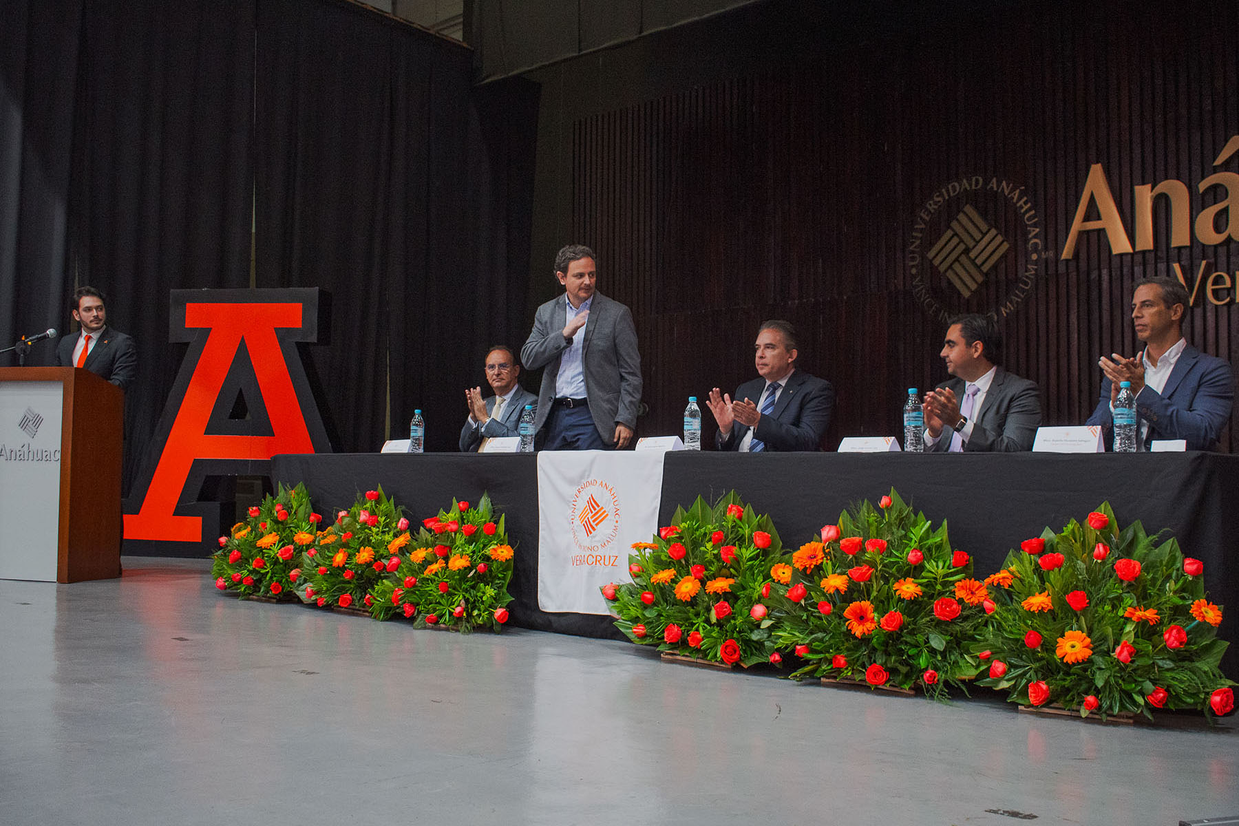 3 / 38 - Éxito Rotundo del 1er Congreso Internacional Industria 4.0