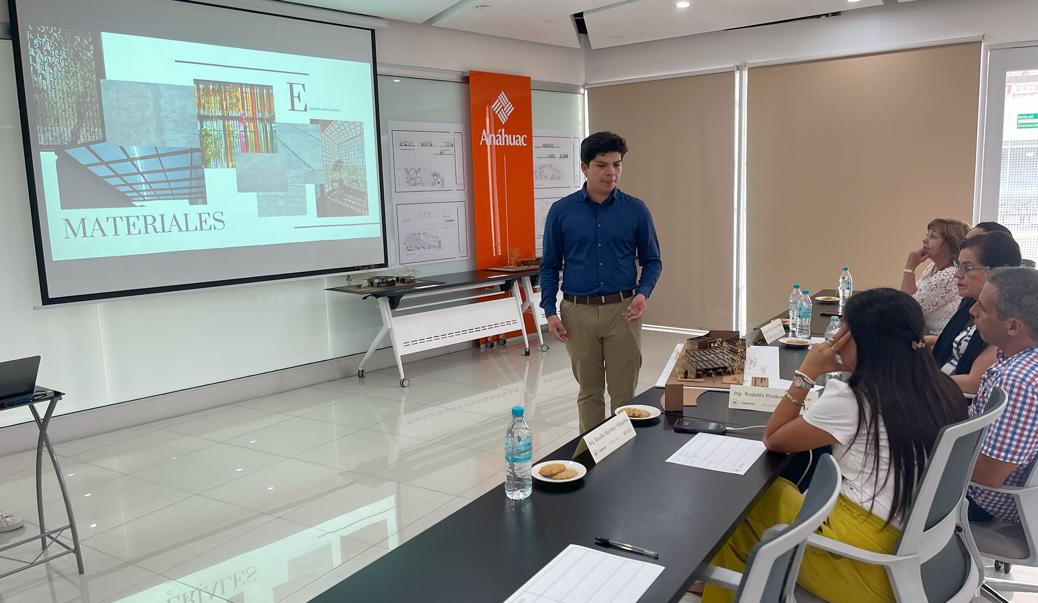 7 / 18 - Alumnos de Segundo Semestre de Arquitectura Desarrollan Proyecto en San Nicolás