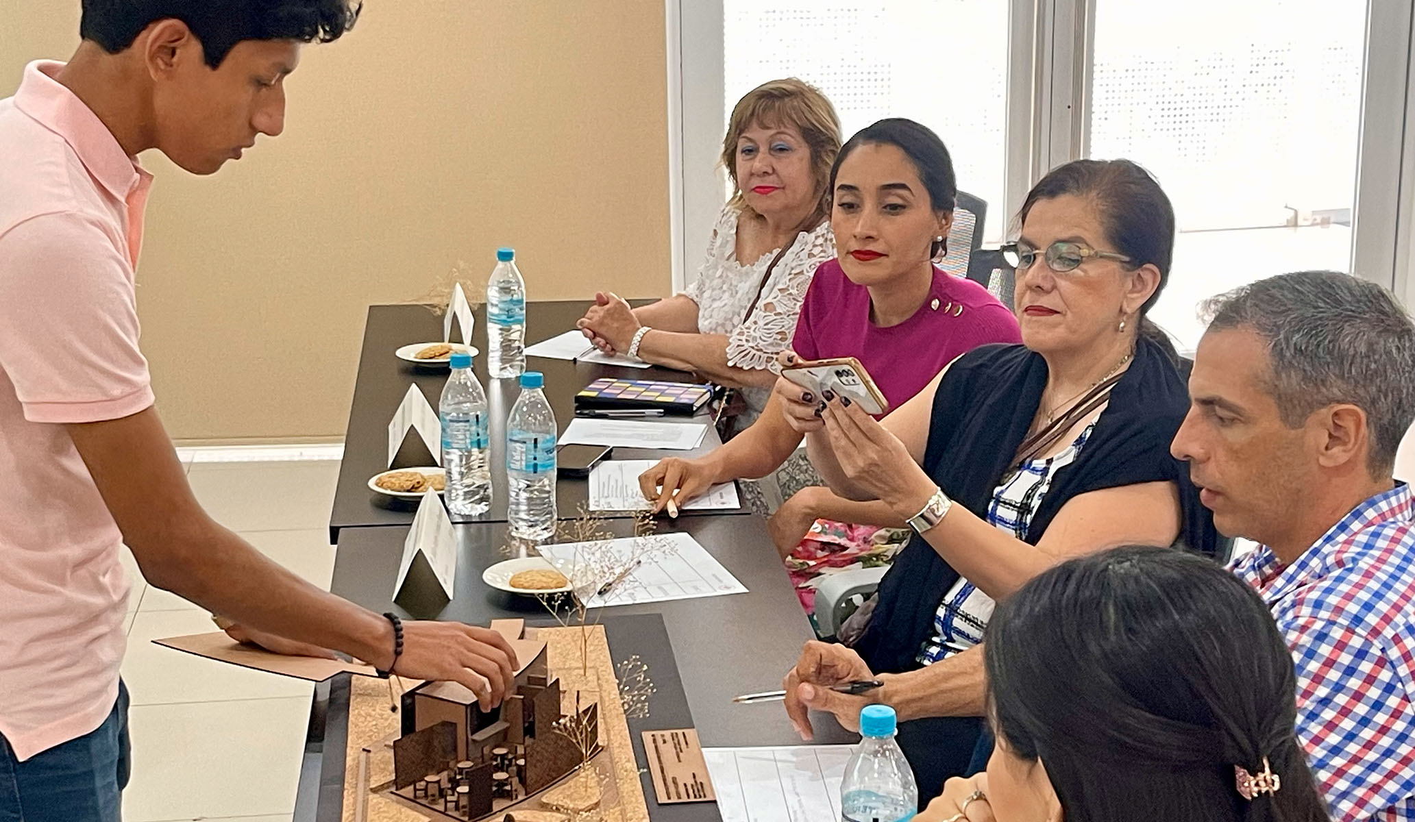 10 / 18 - Alumnos de Segundo Semestre de Arquitectura Desarrollan Proyecto en San Nicolás