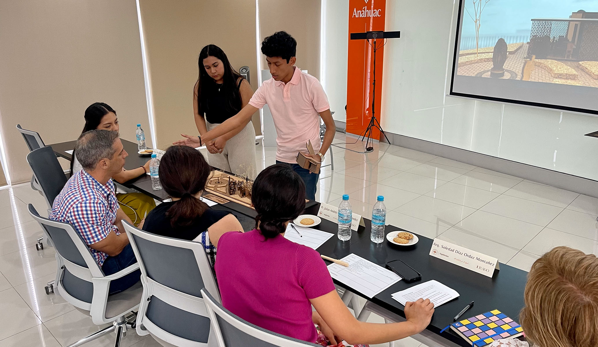 11 / 18 - Alumnos de Segundo Semestre de Arquitectura Desarrollan Proyecto en San Nicolás