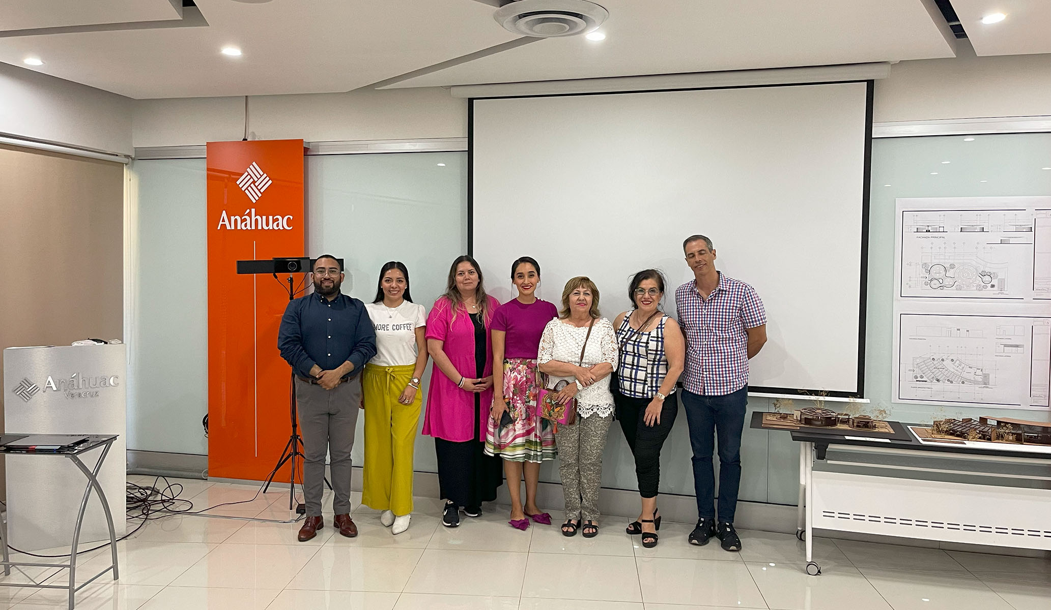 15 / 18 - Alumnos de Segundo Semestre de Arquitectura Desarrollan Proyecto en San Nicolás