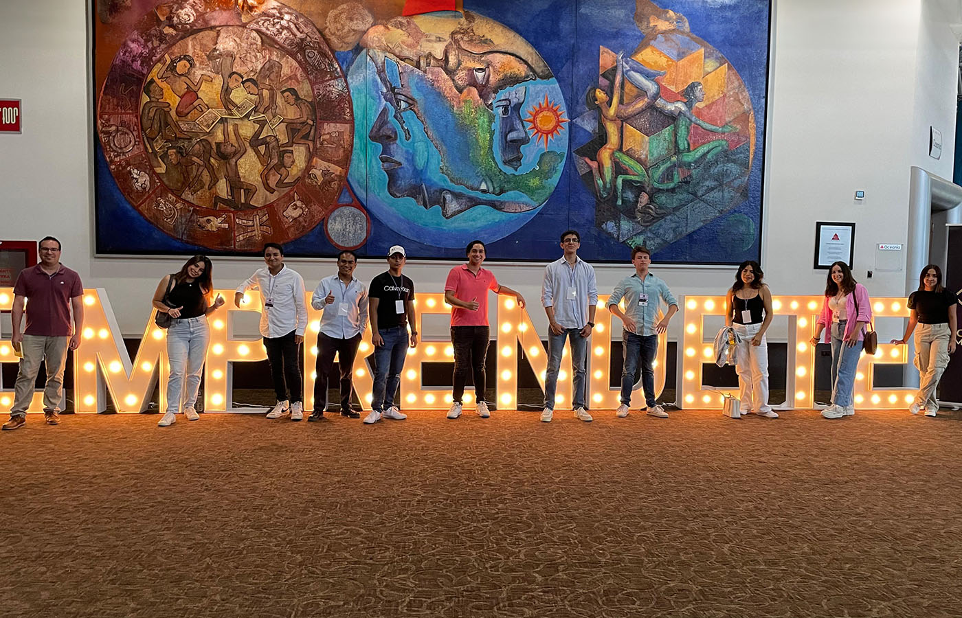5 / 5 - Alumnos de Ingeniería Industrial Asisten al Congreso Empréndete en Monterrey