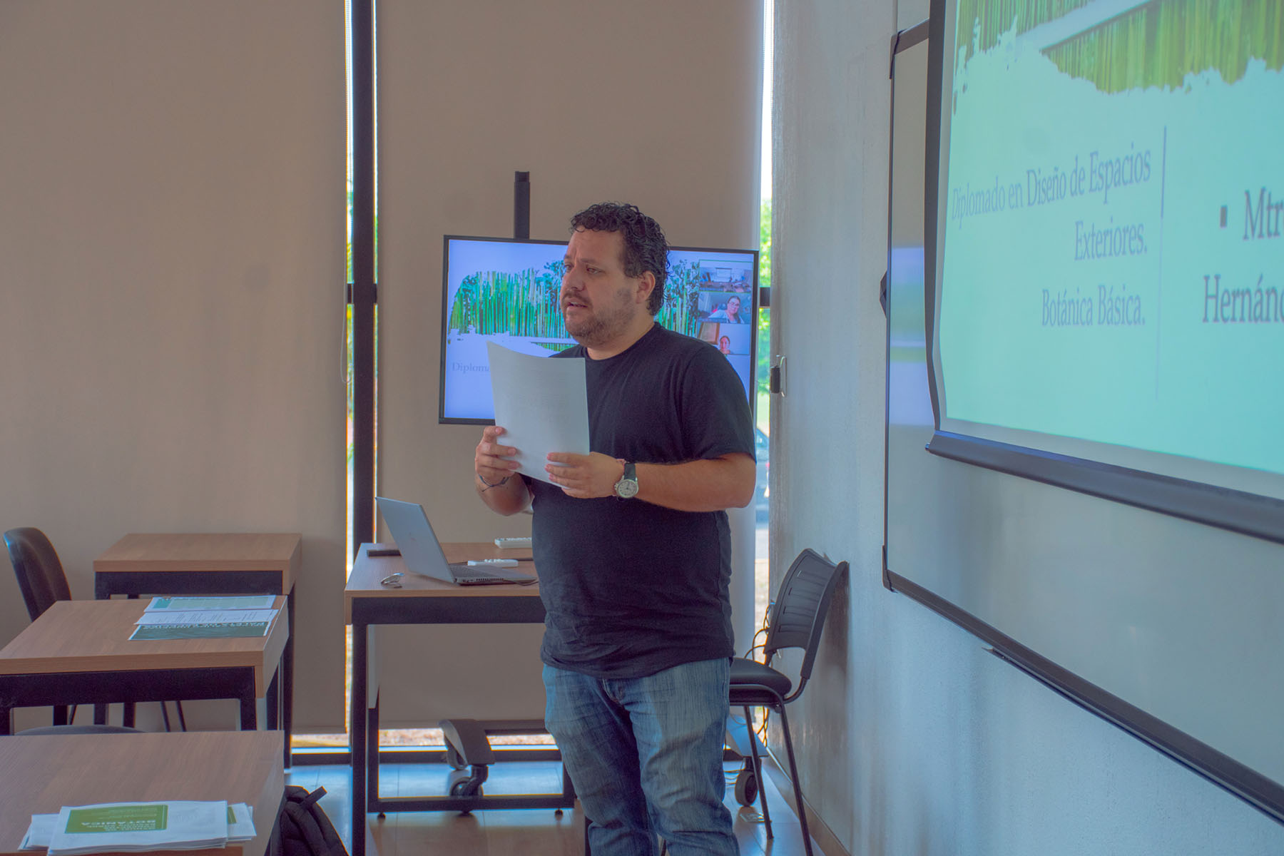 1 / 8 - Bienvenida del Diplomado en Diseño de Espacios Exteriores