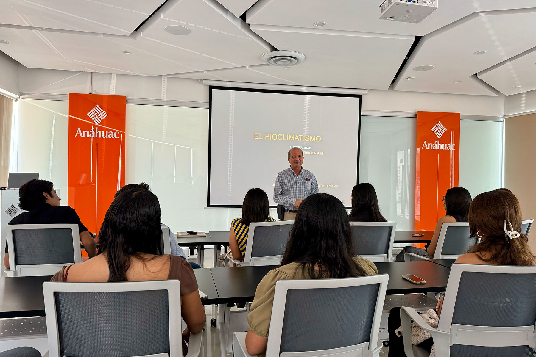 2 / 4 - Master Class en Arquitectura Bioclimática por el Arq. Enrique Sánchez Pugliesse