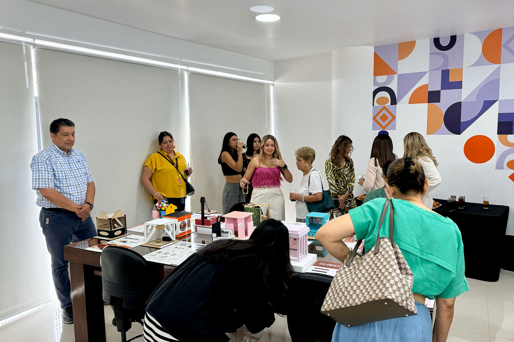 1 / 17 - Segunda Muestra de Productos de la Escuela de Arquitectura