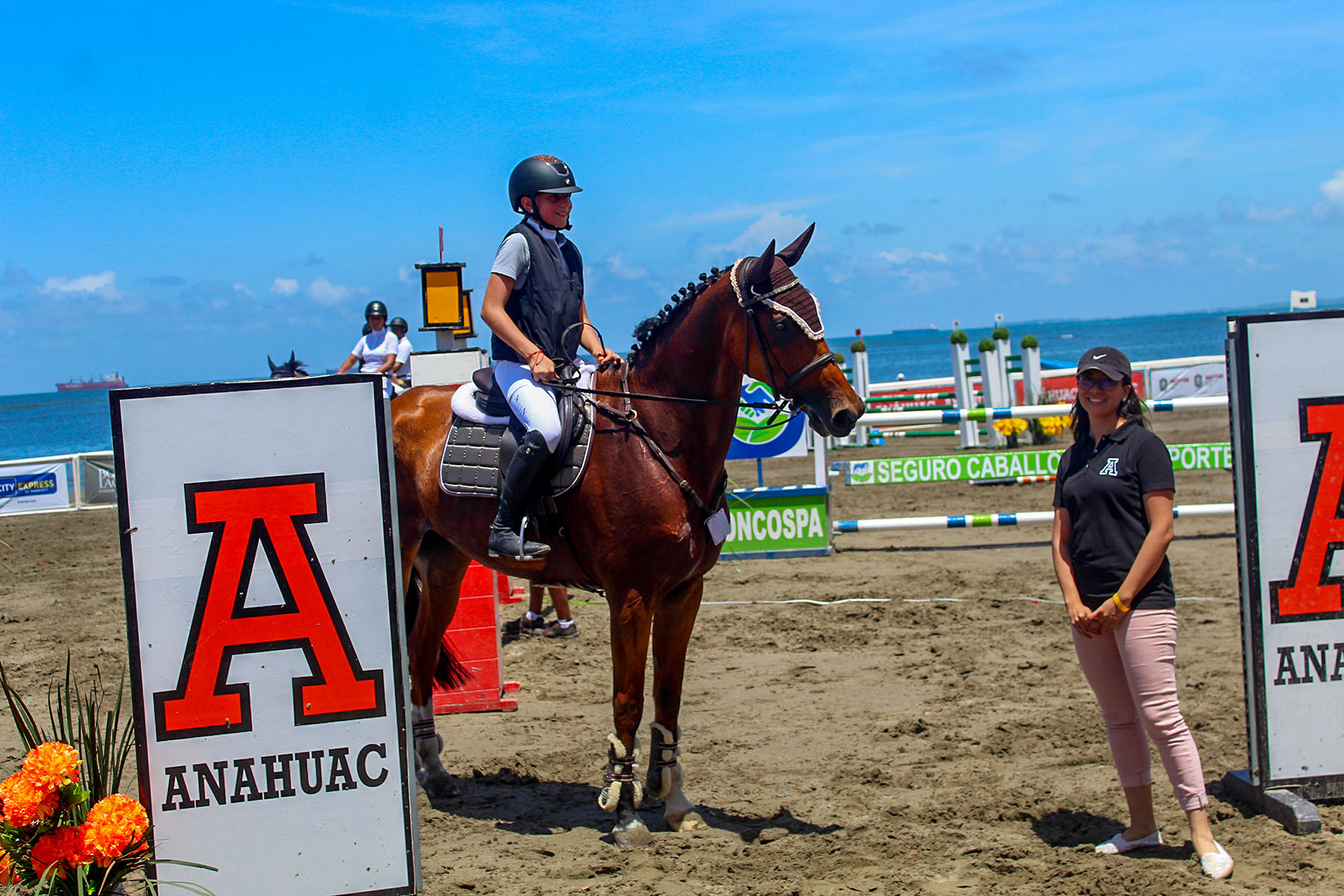 1 / 4 - Participación del Centro Ecuestre Anáhuac en la Copa Hípica La Playa 2024