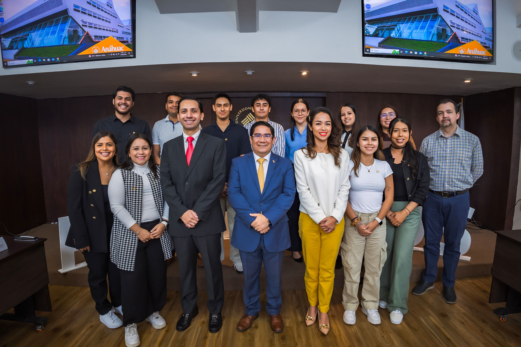 36 / 52 - La Meta Está Cerca: Clausura de la Maestría en Administración Pública y la Maestría en Comunicación y Mercadotecnia