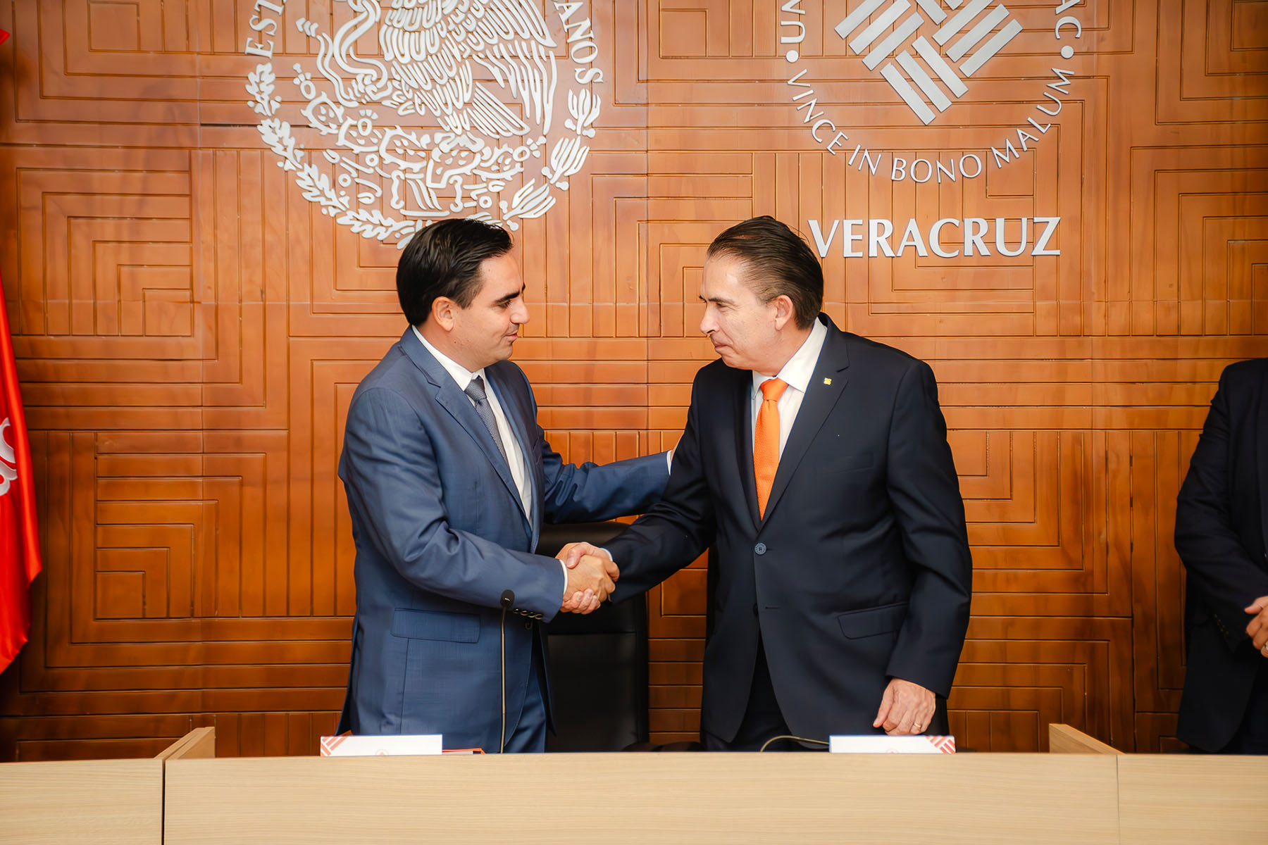 9 / 13 - Firma de Convenio con Constructora GILCA