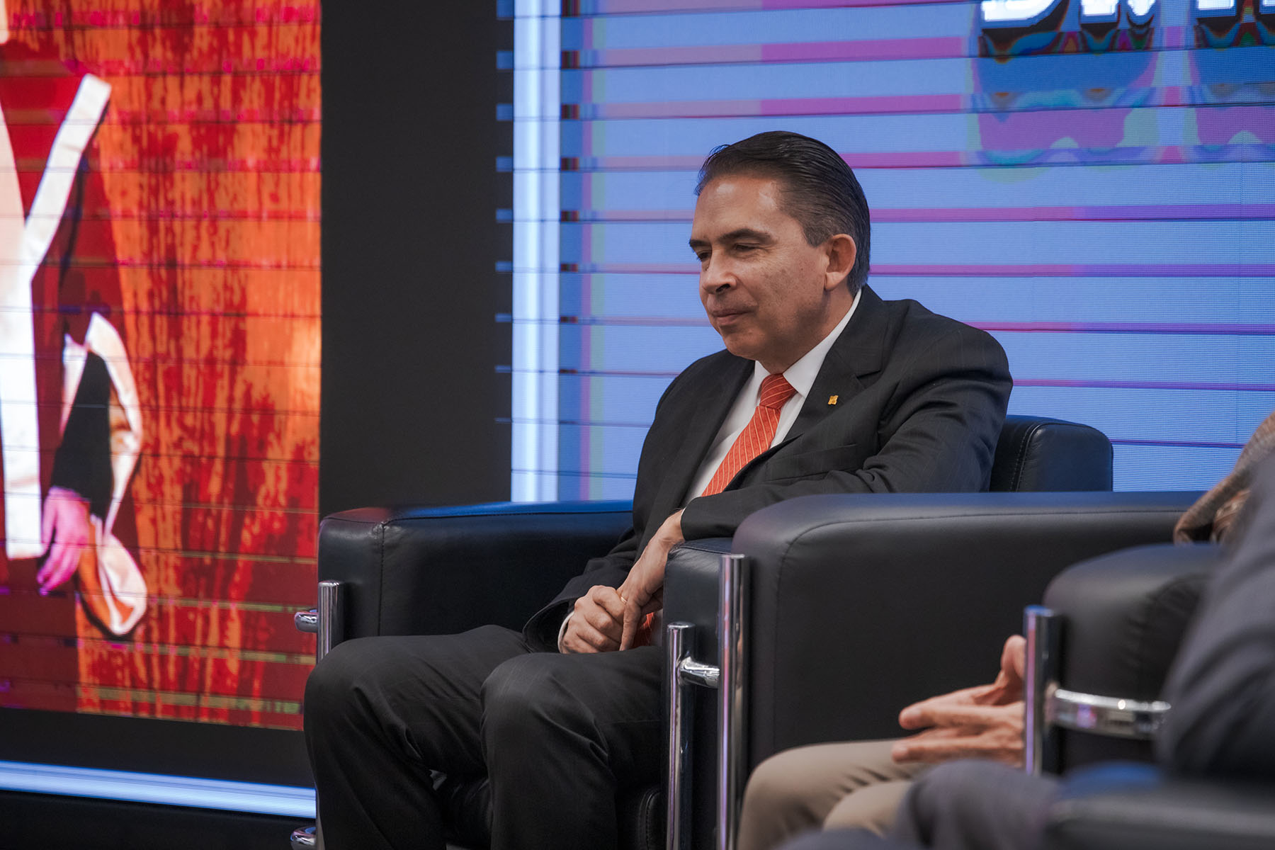 25 / 82 - Homenaje al Dr. Alfredo Chedraui Obeso, Presidente Fundador y Vitalicio de Nuestra Universidad