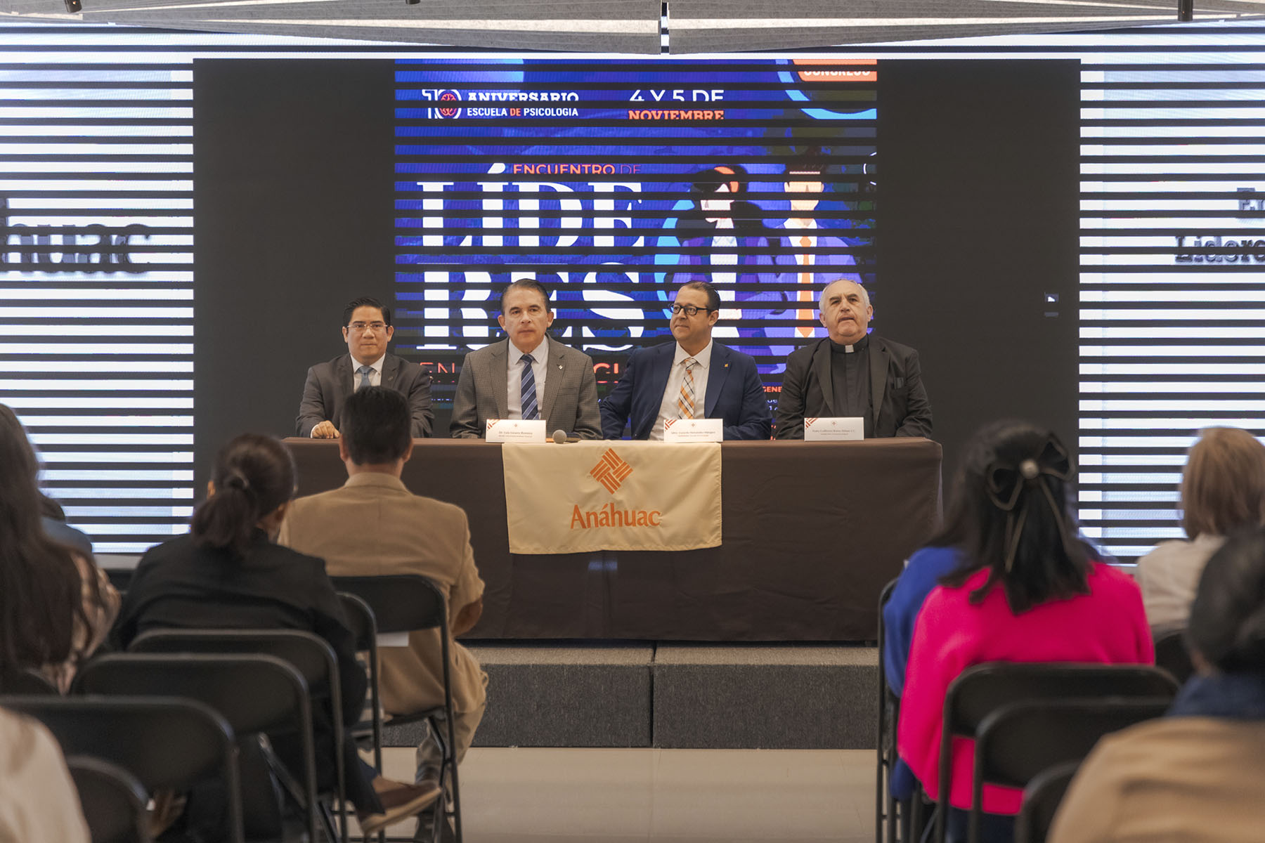 3 / 50 - Celebrando los Primeros Diez Años de la Escuela de Psicología