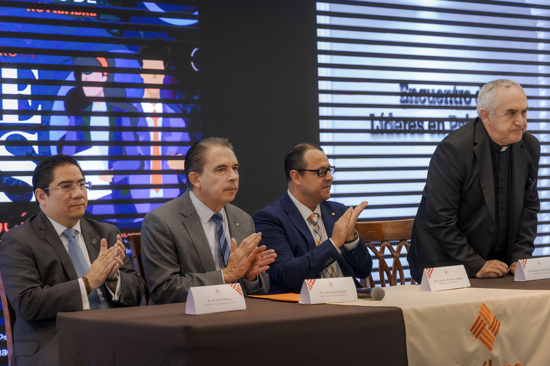 4 / 50 - Celebrando los Primeros Diez Años de la Escuela de Psicología