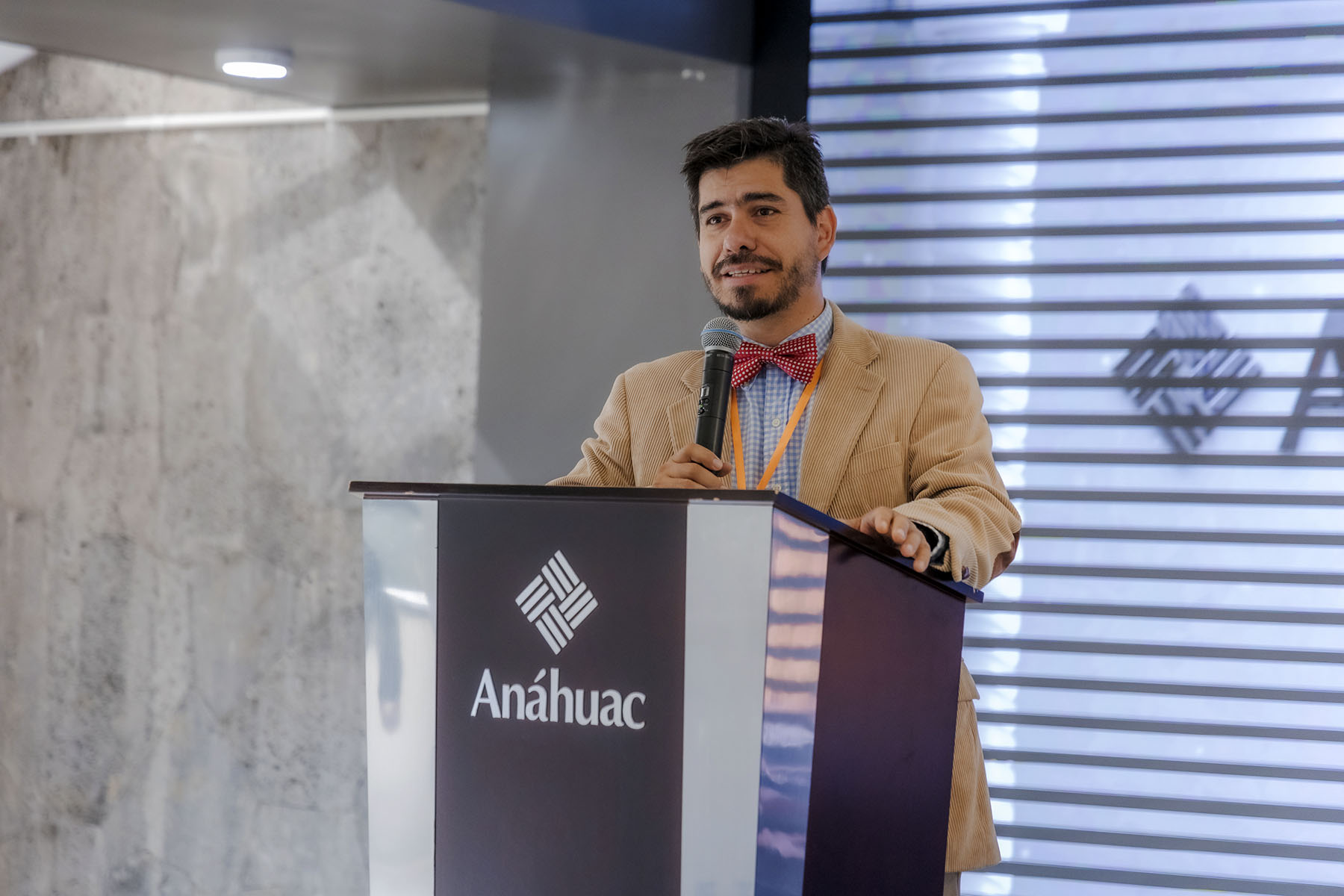 12 / 50 - Celebrando los Primeros Diez Años de la Escuela de Psicología