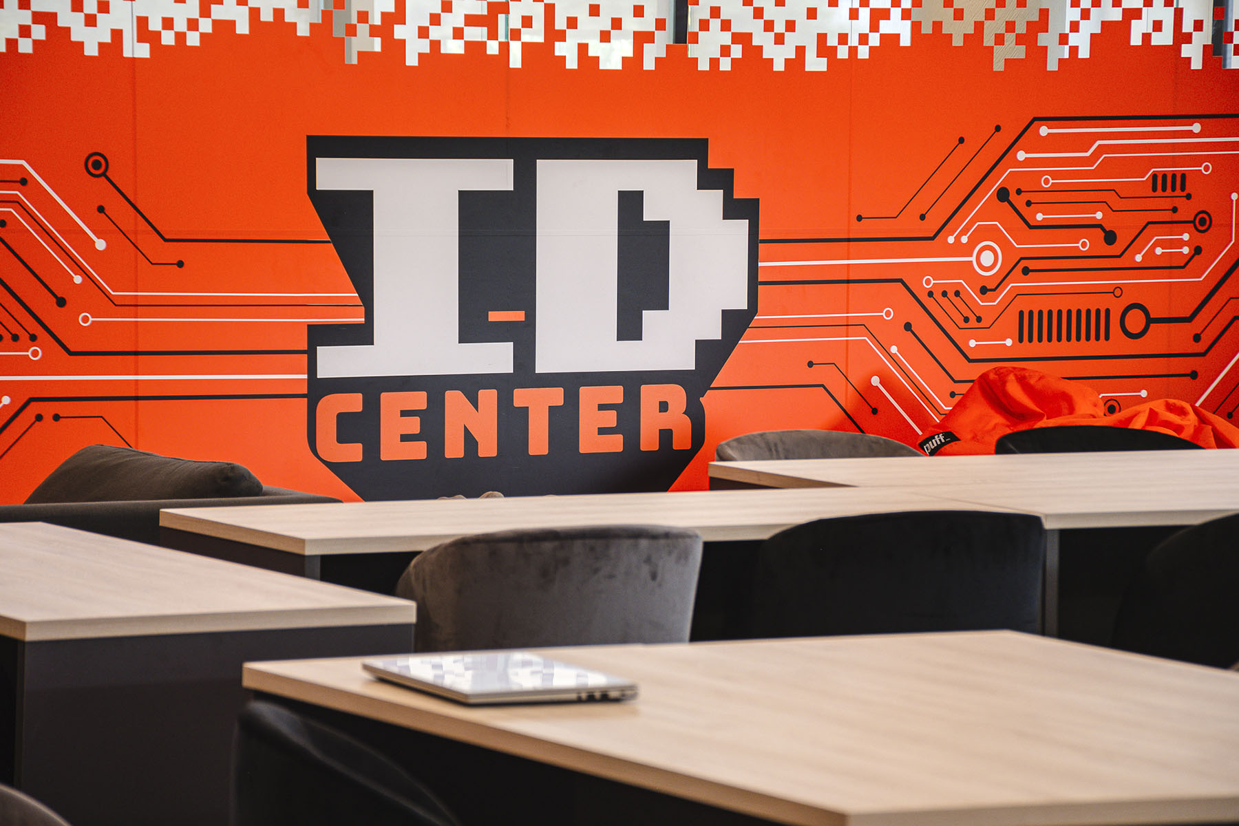 46 / 50 - Inauguración del ID Center