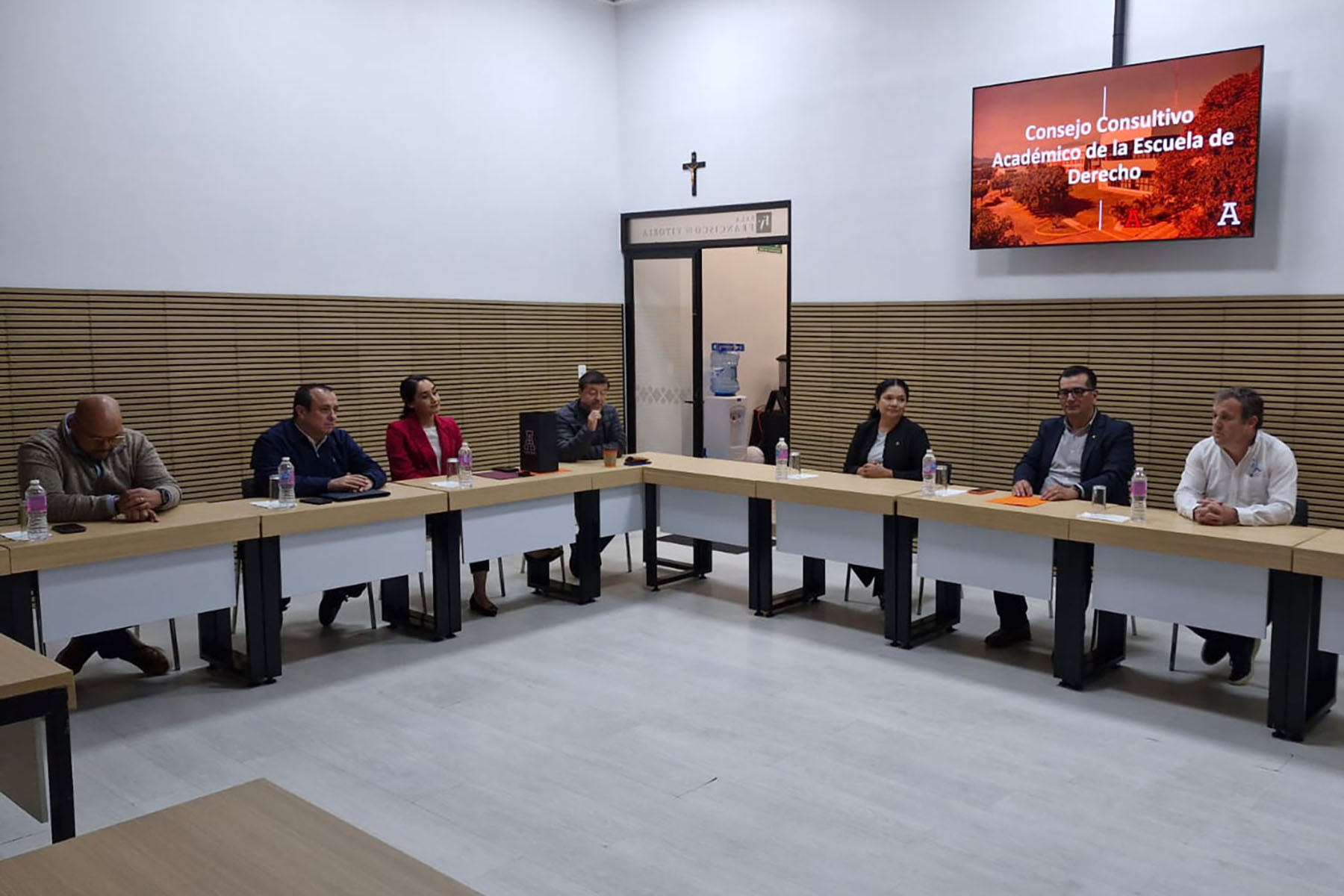 1 / 8 - El Lic. Alejandro de la Llave se Integra al Consejo Consultivo Académico de Derecho