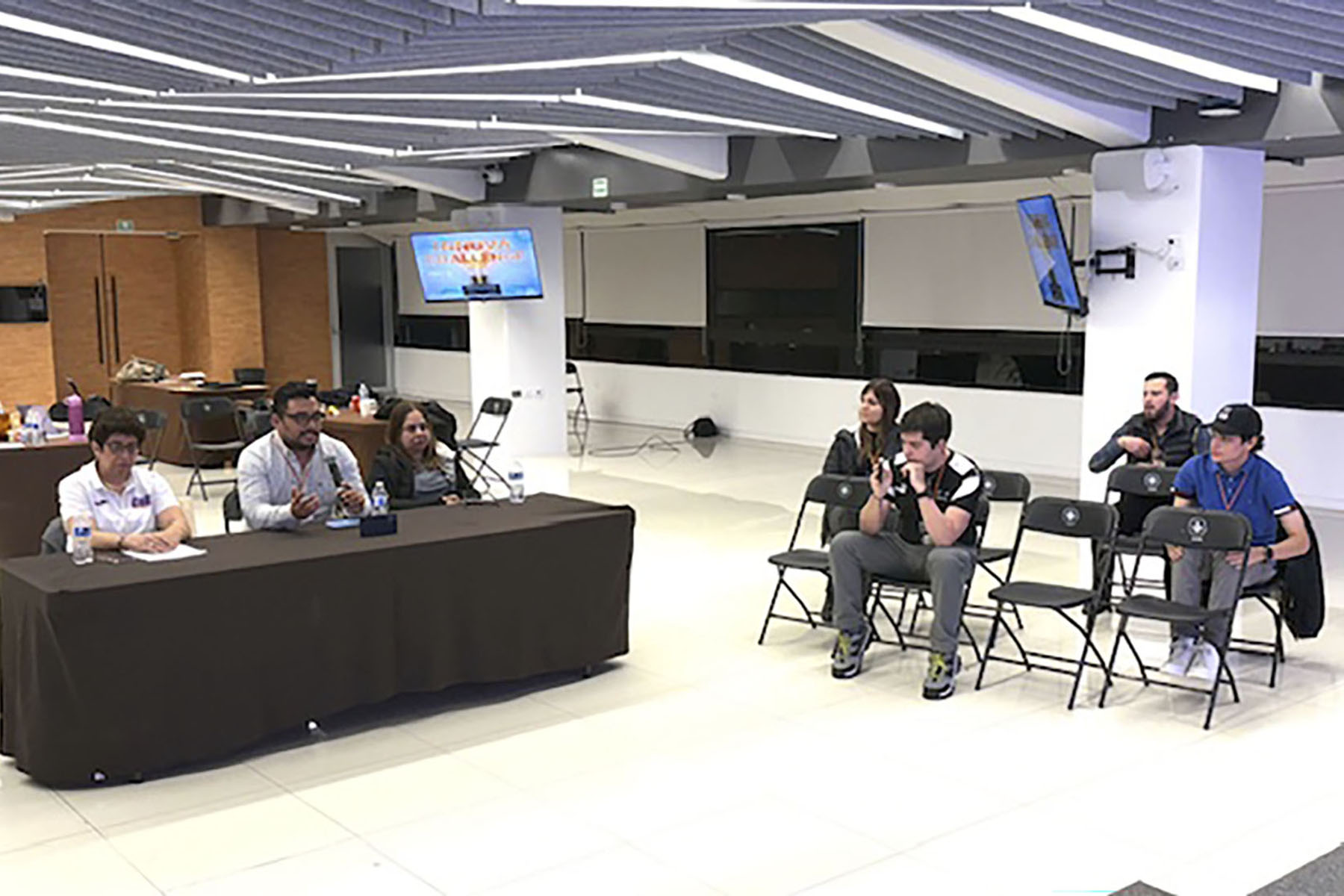 15 / 18 - Innova Challenge 2025: Rugiendo Con Ideas Innovadoras