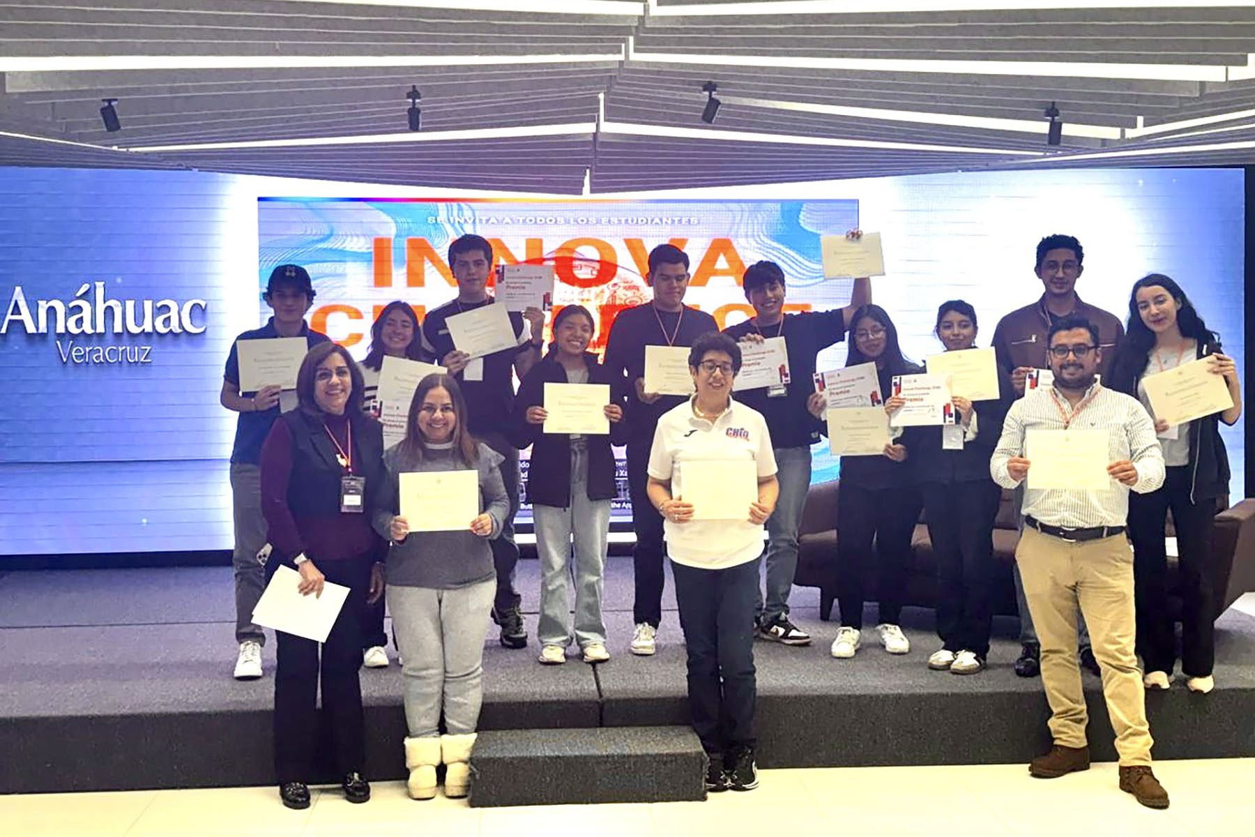 17 / 18 - Innova Challenge 2025: Rugiendo Con Ideas Innovadoras