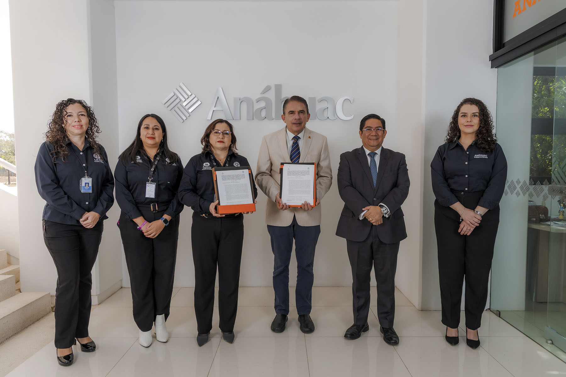 18 / 18 - Firma de Convenio con Colegios Liceo de Artes y Oficios