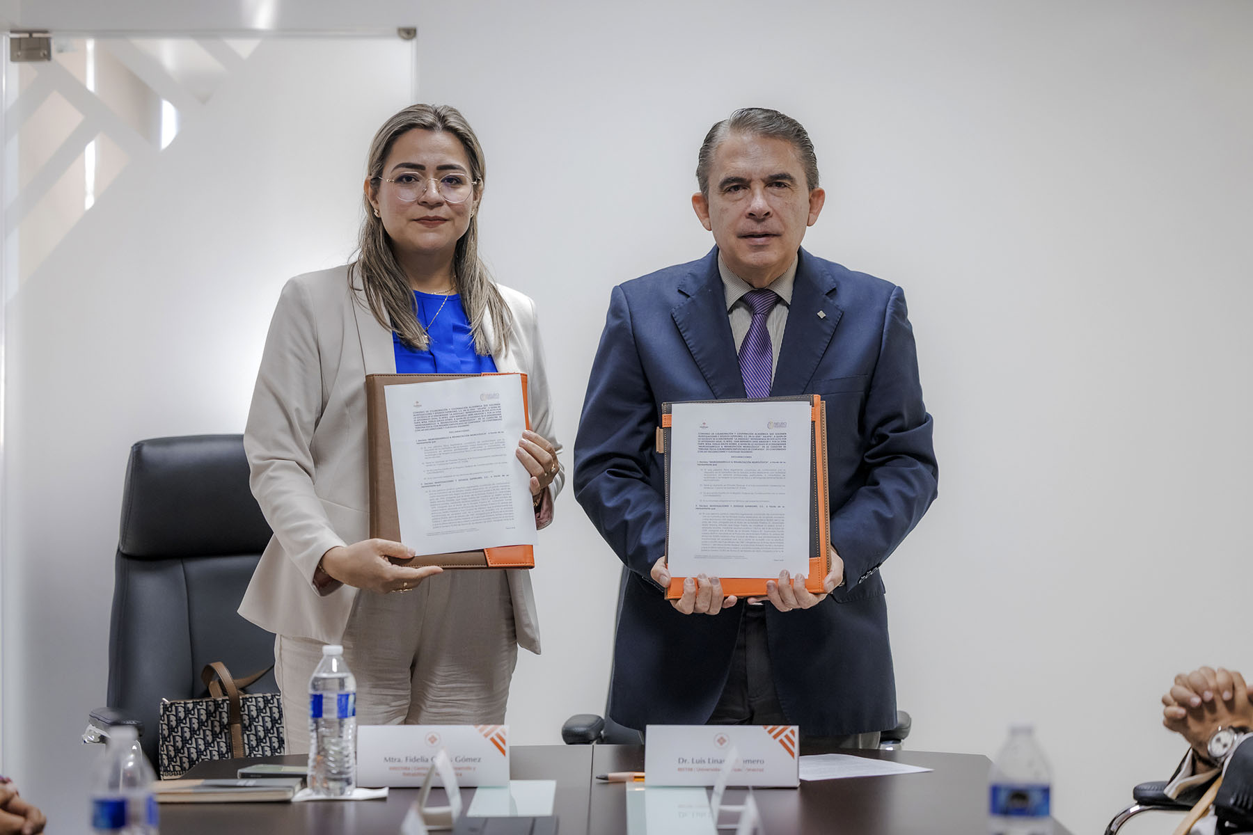 12 / 21 - Firma de Convenio con el Centro de Neurodesarrollo y Rehabilitación Neurológica